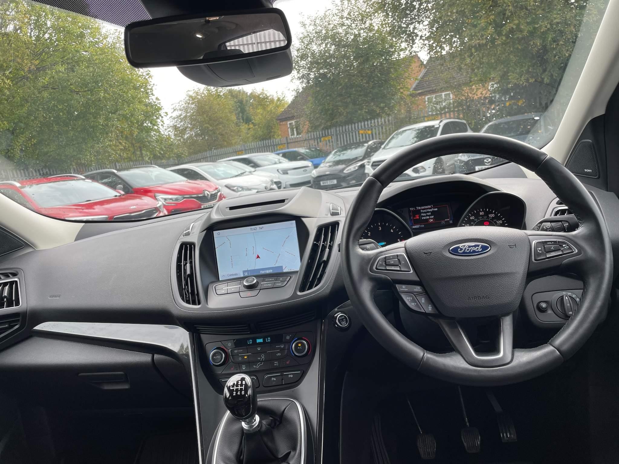 Ford Kuga Image 18