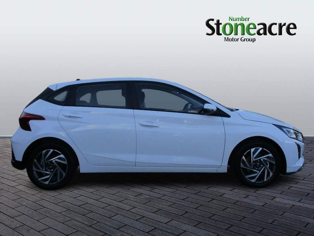 Hyundai i20 Image 2