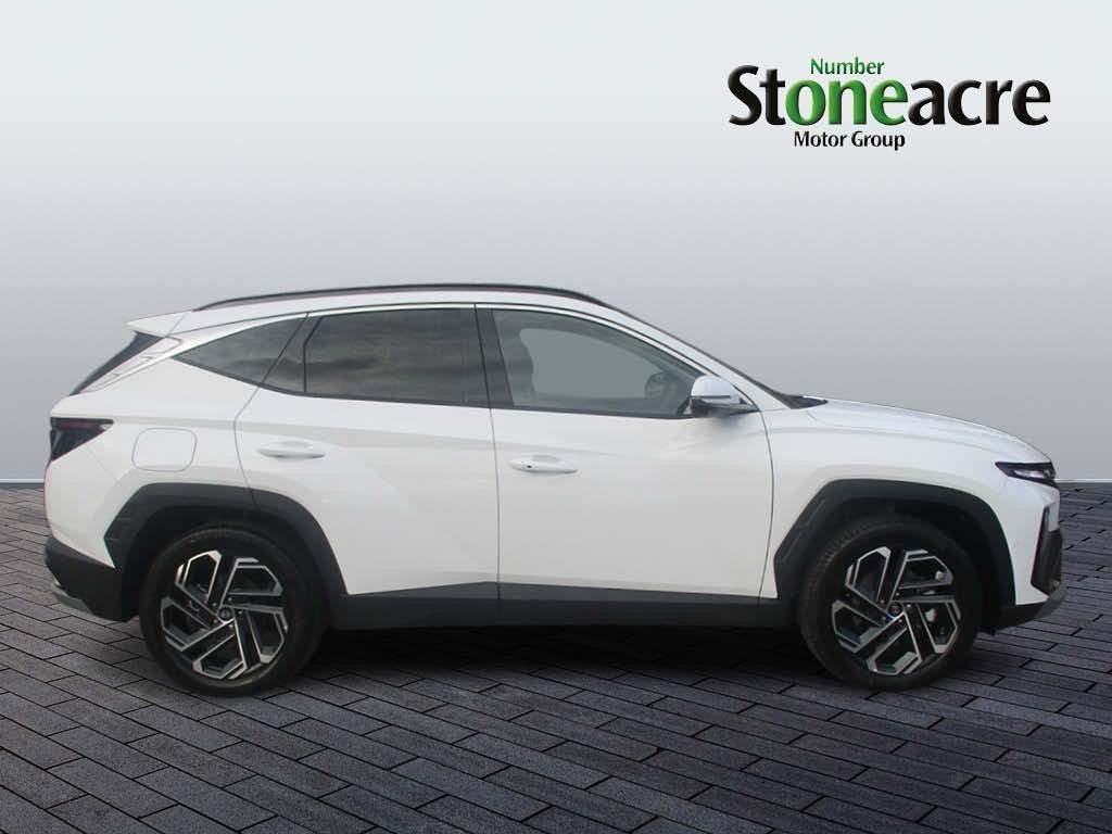 Hyundai TUCSON Image 2