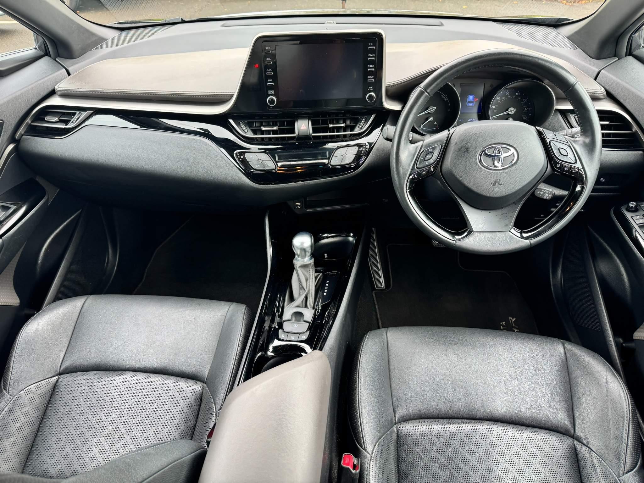 Toyota C-HR Image 17