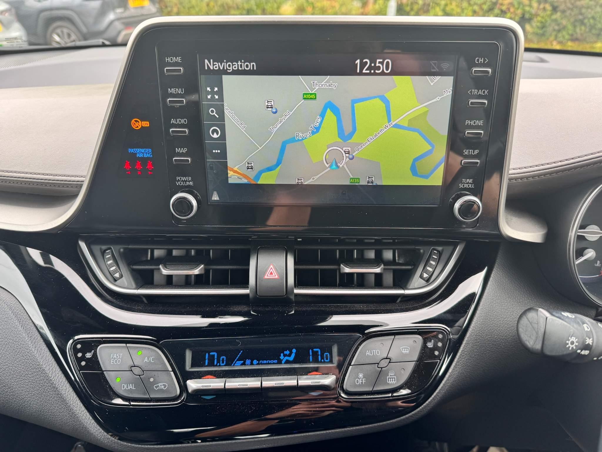 Toyota C-HR Image 21