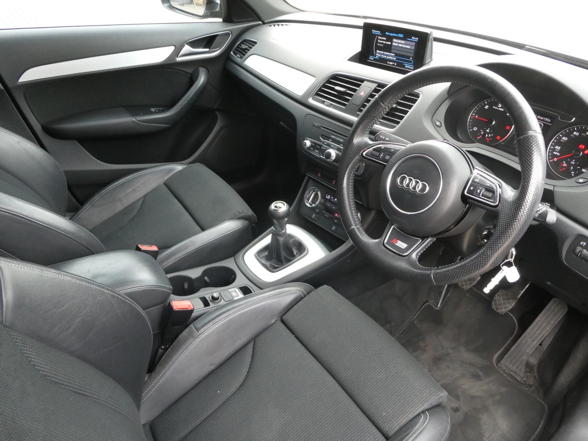 Audi Q3 Image 11