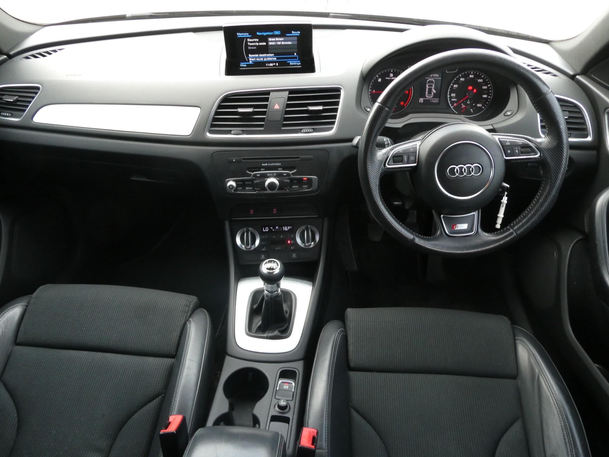 Audi Q3 Image 12