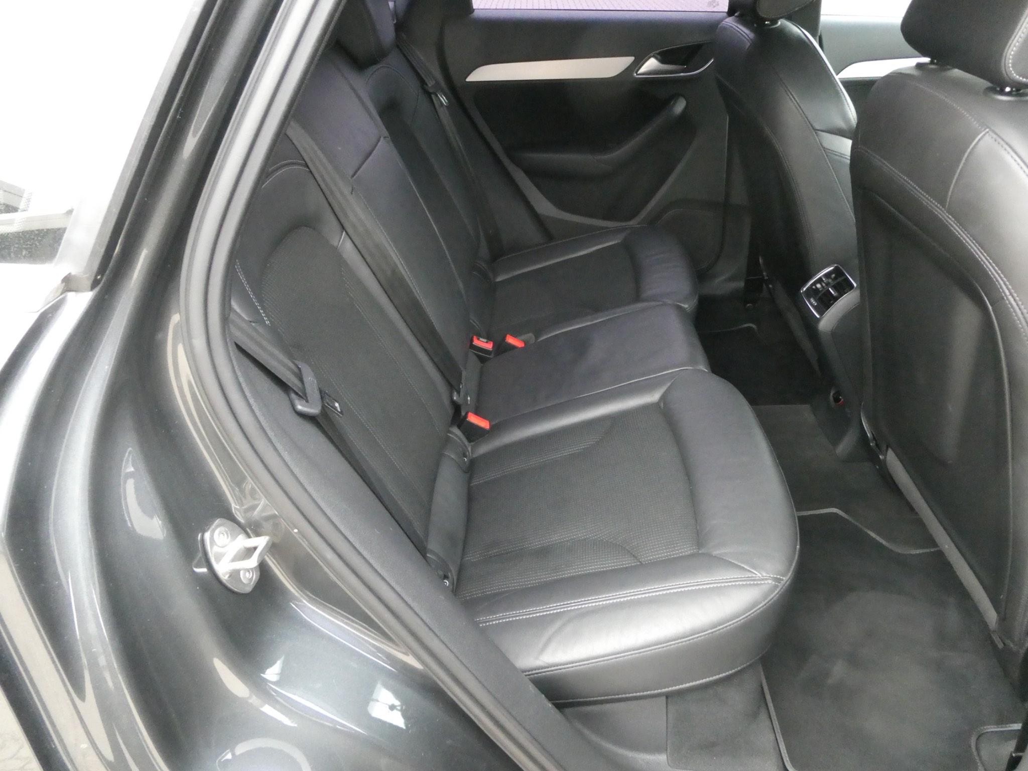 Audi Q3 Image 17