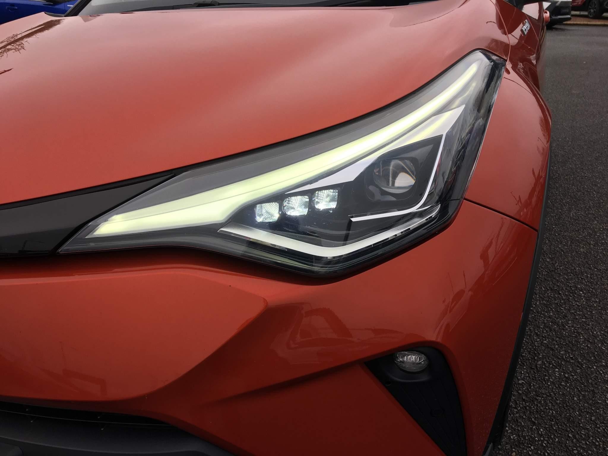 Toyota C-HR Image 25