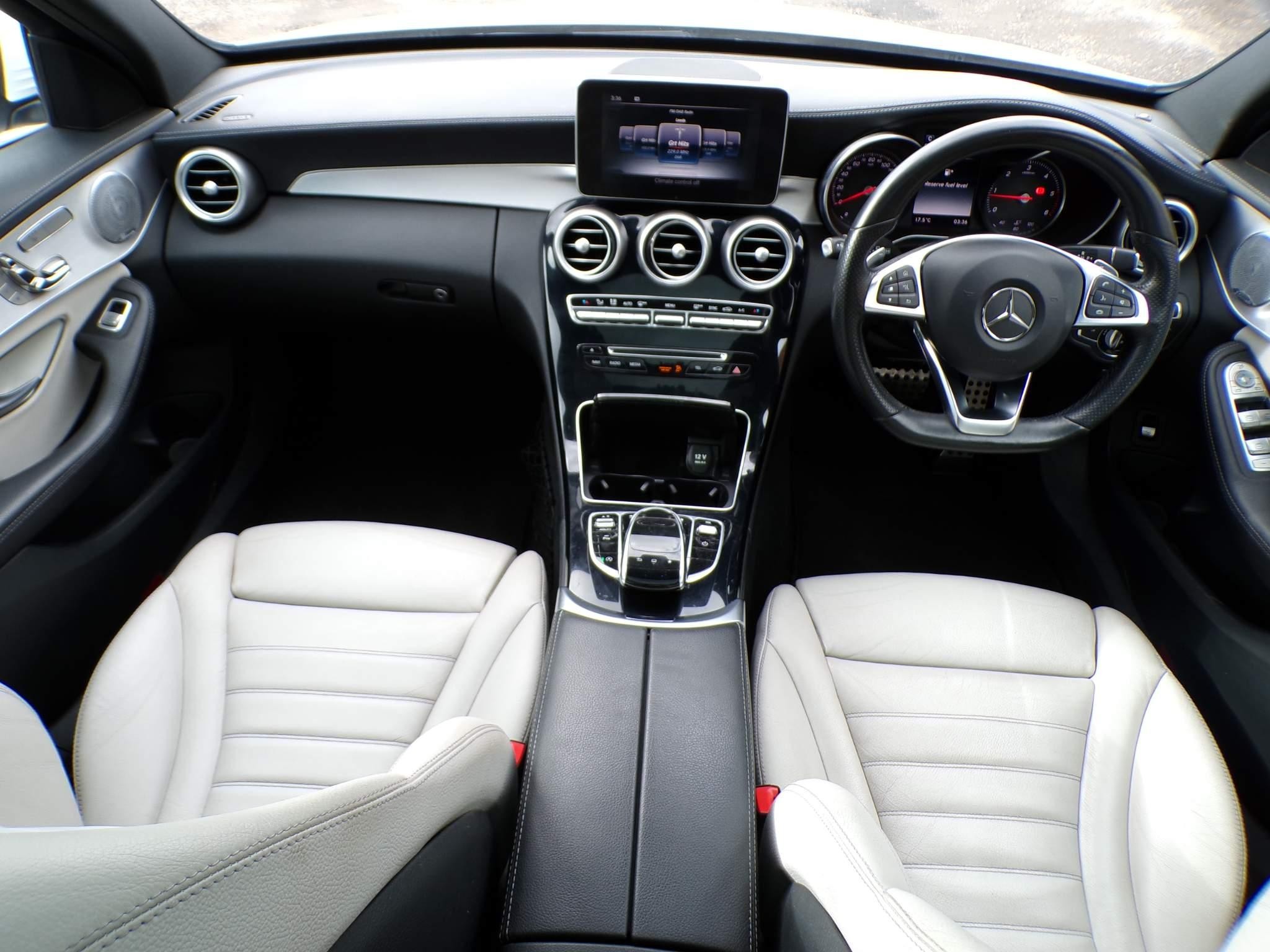 Mercedes-Benz C-Class Image 12