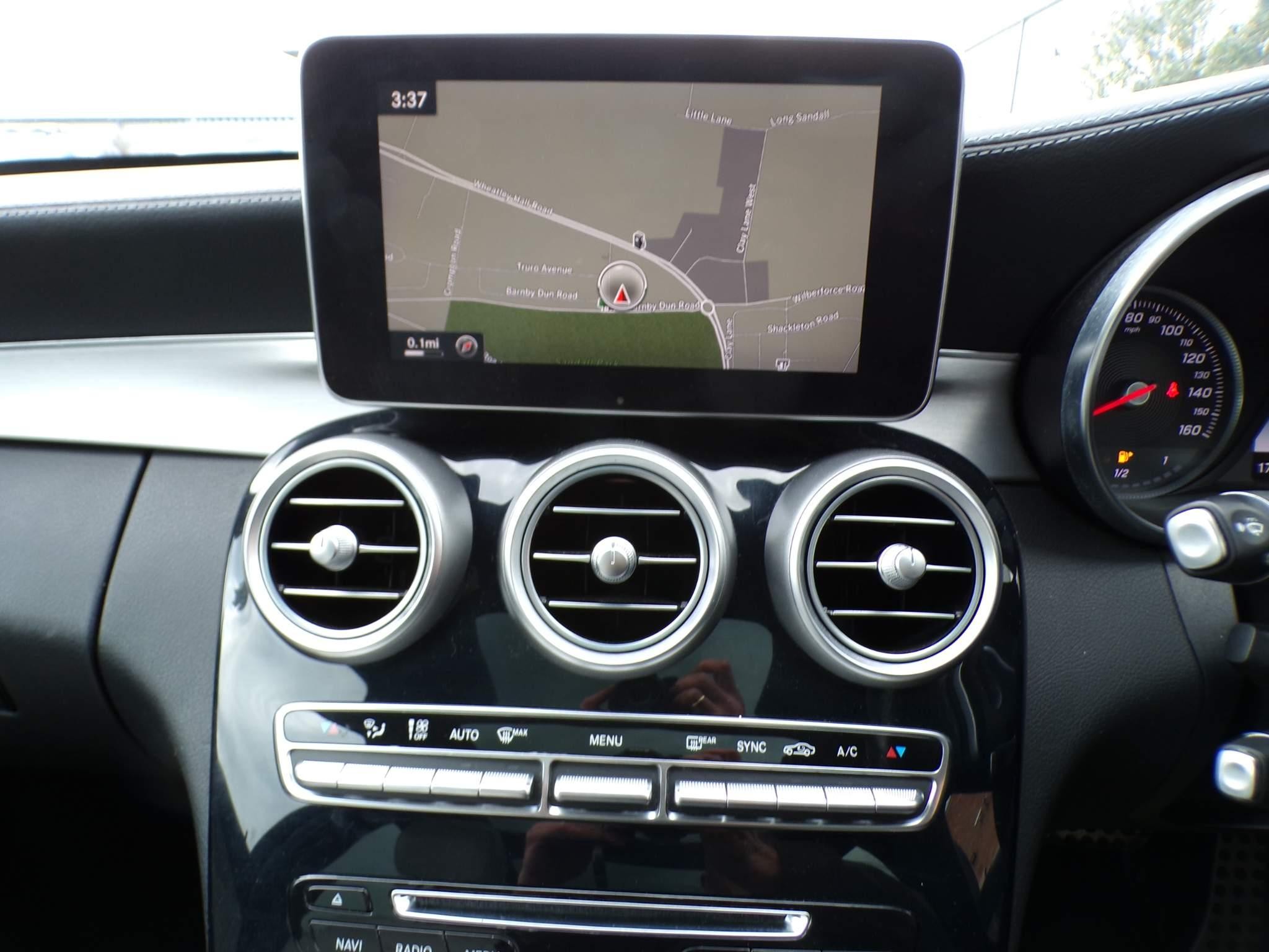 Mercedes-Benz C-Class Image 16