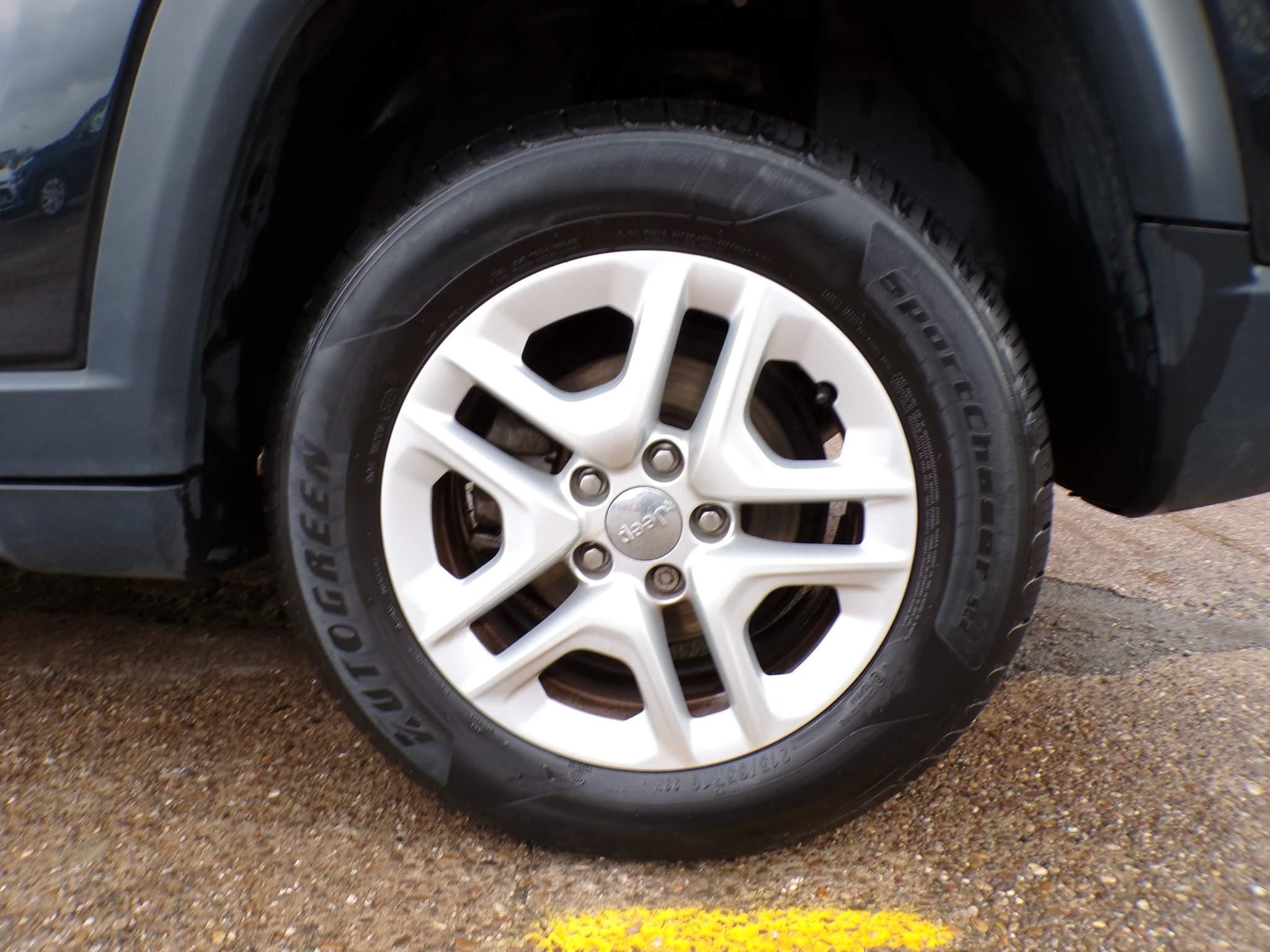 Jeep Compass Image 9