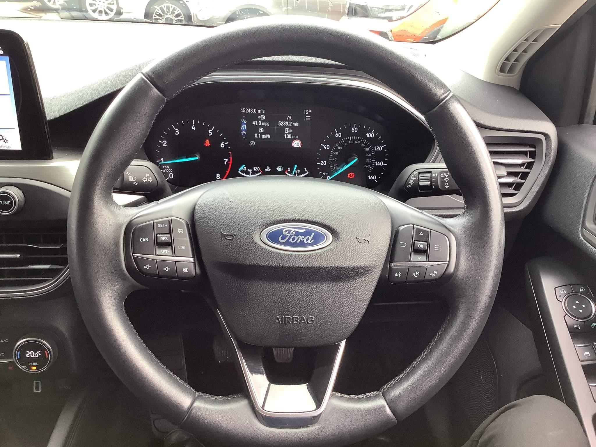 Ford Focus Image 26