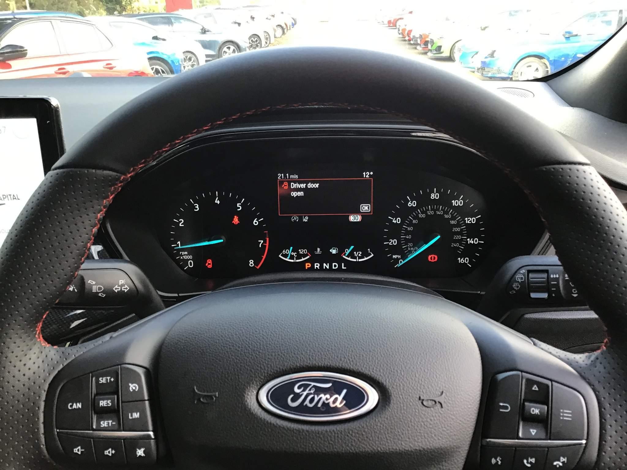 Ford Focus Image 12