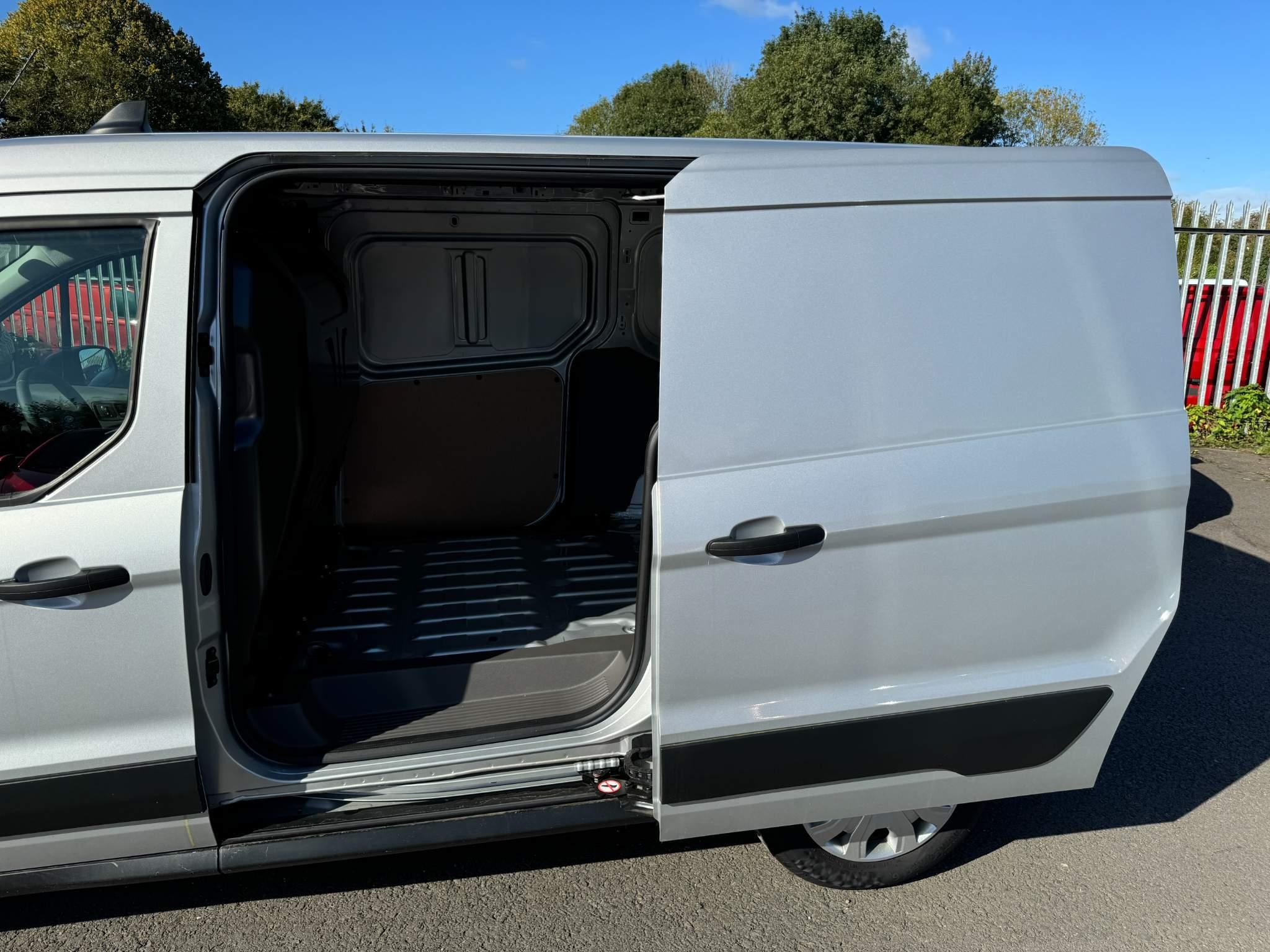 Ford Transit Connect Image 26