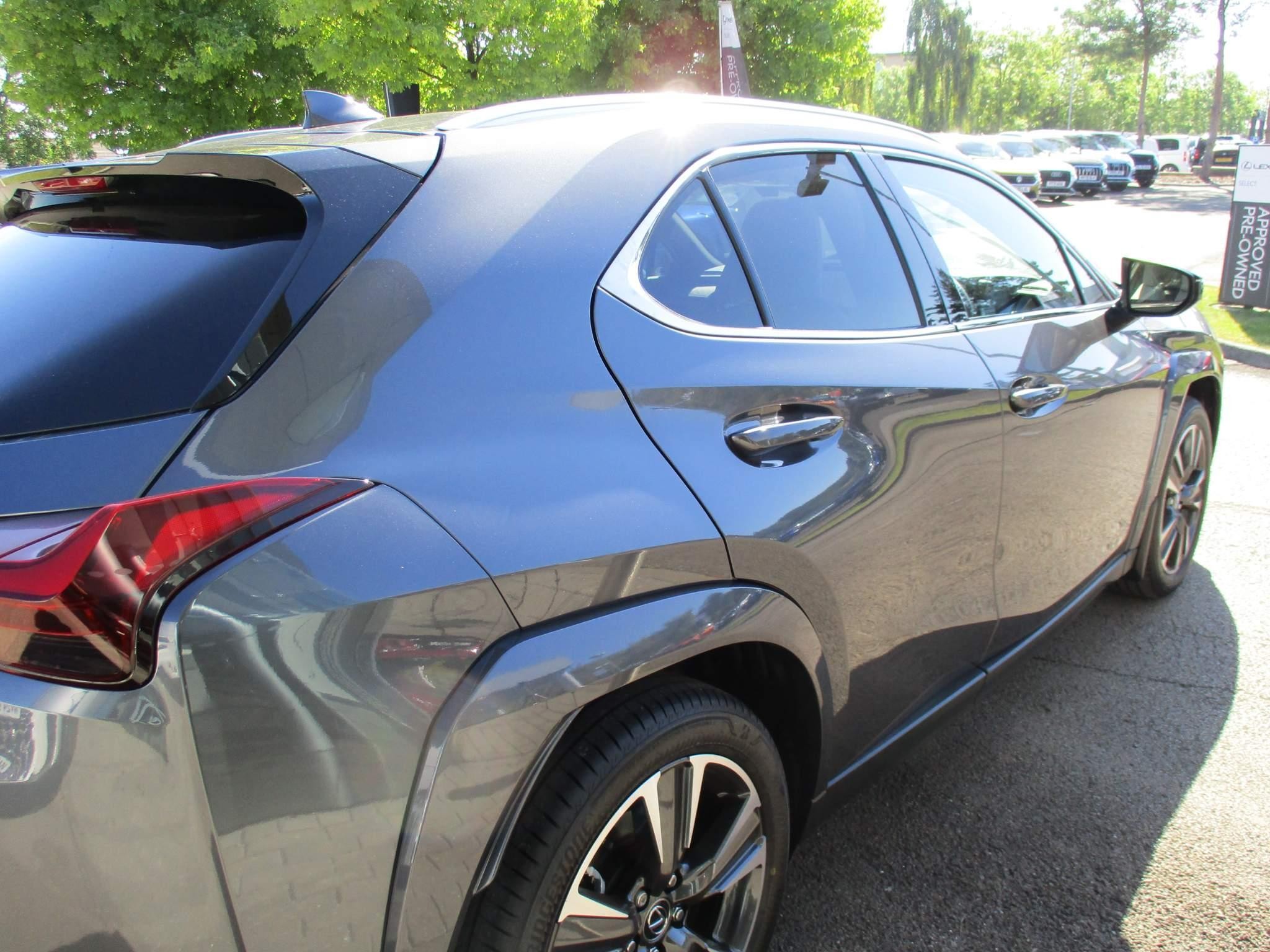 Lexus UX Image 41