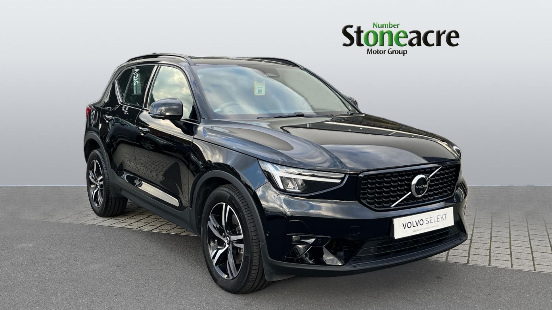 Volvo XC40 Image 1