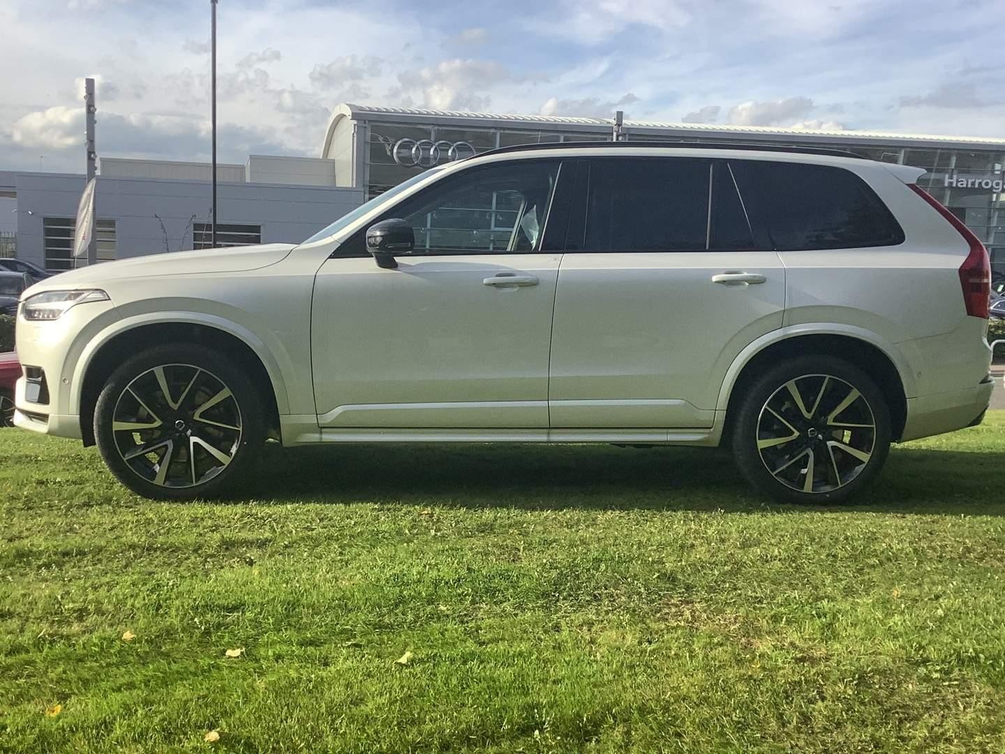 Volvo XC90 Image 8