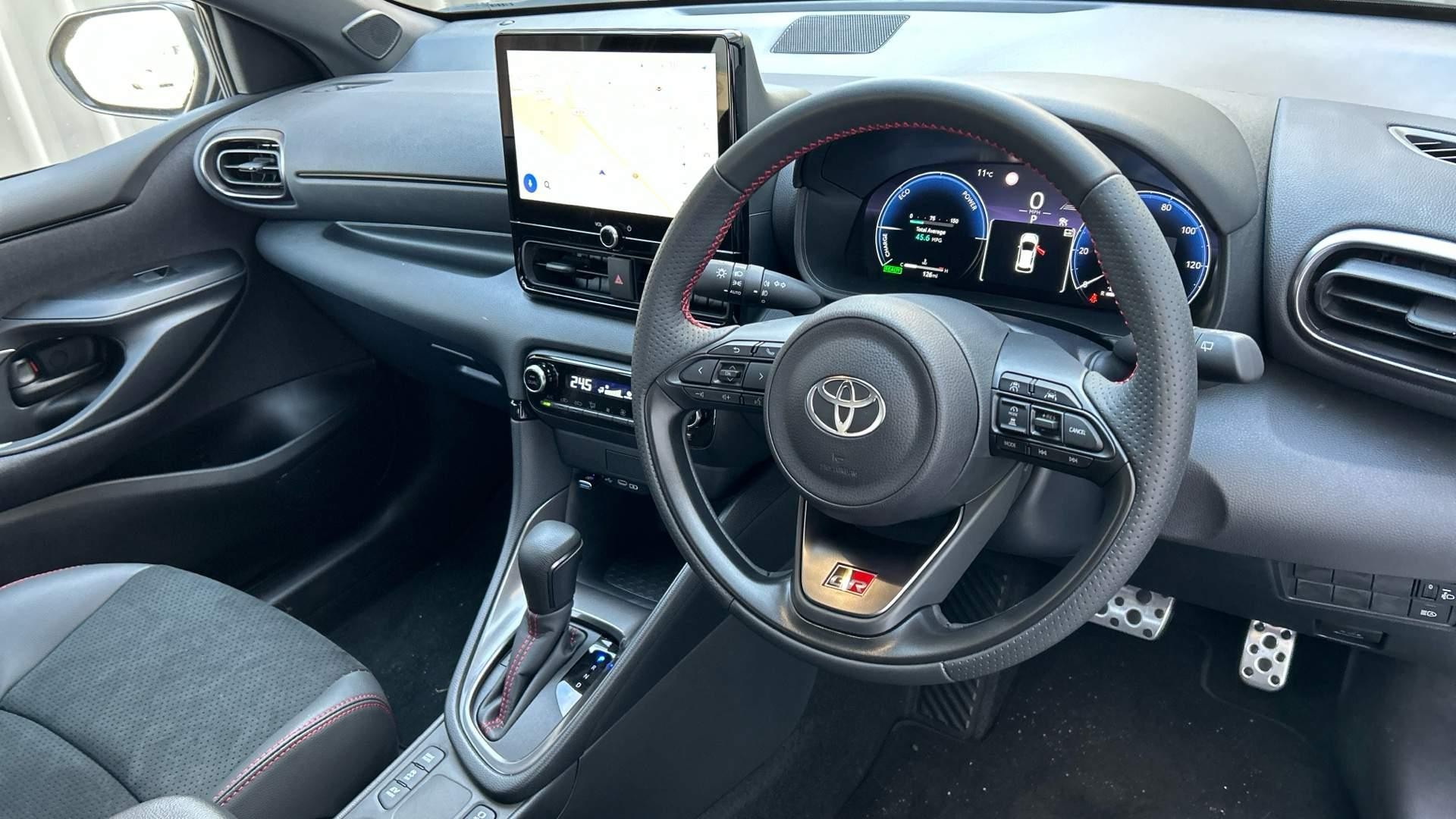 Toyota Yaris Image 12