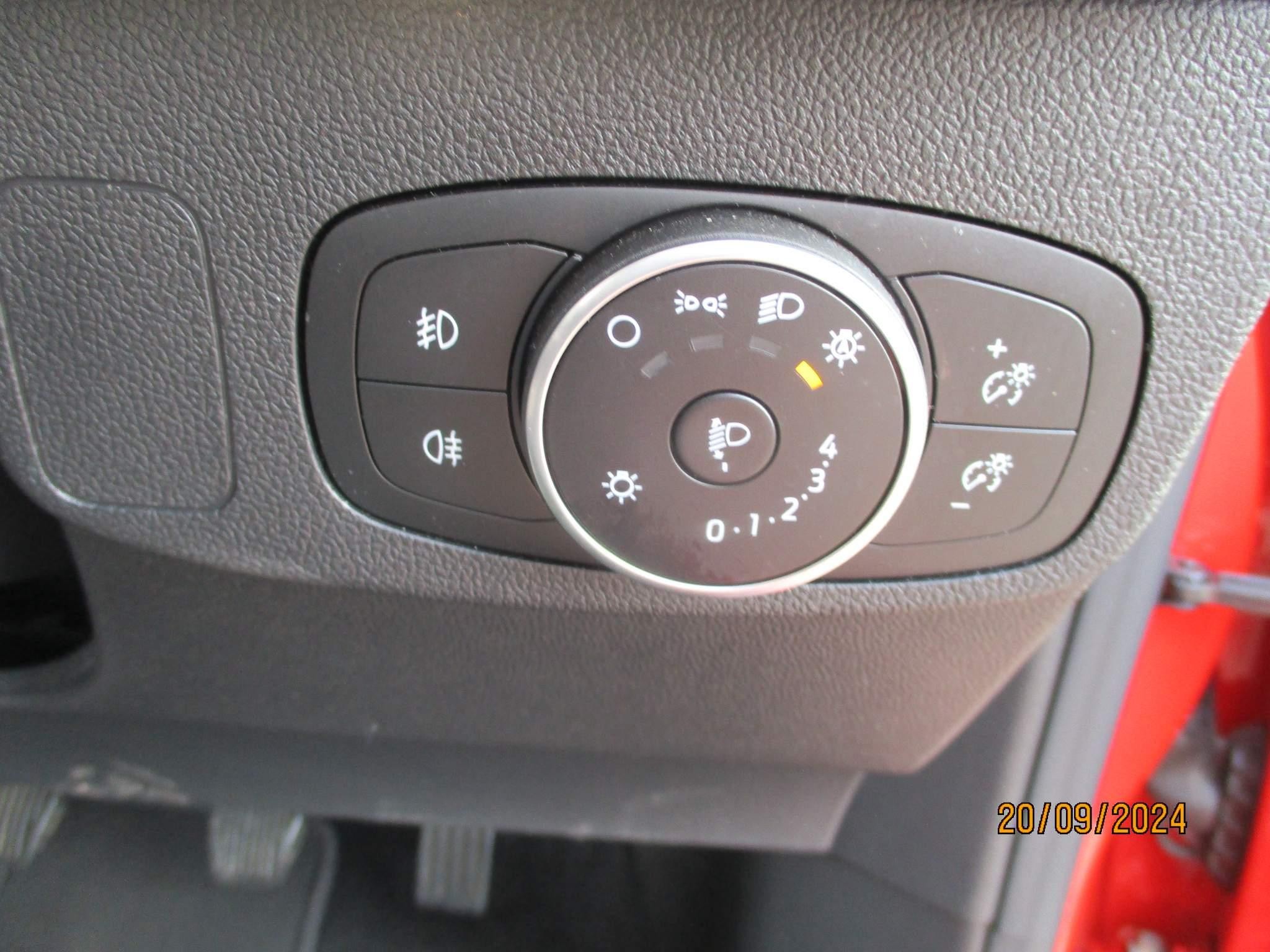 Ford Focus Image 11