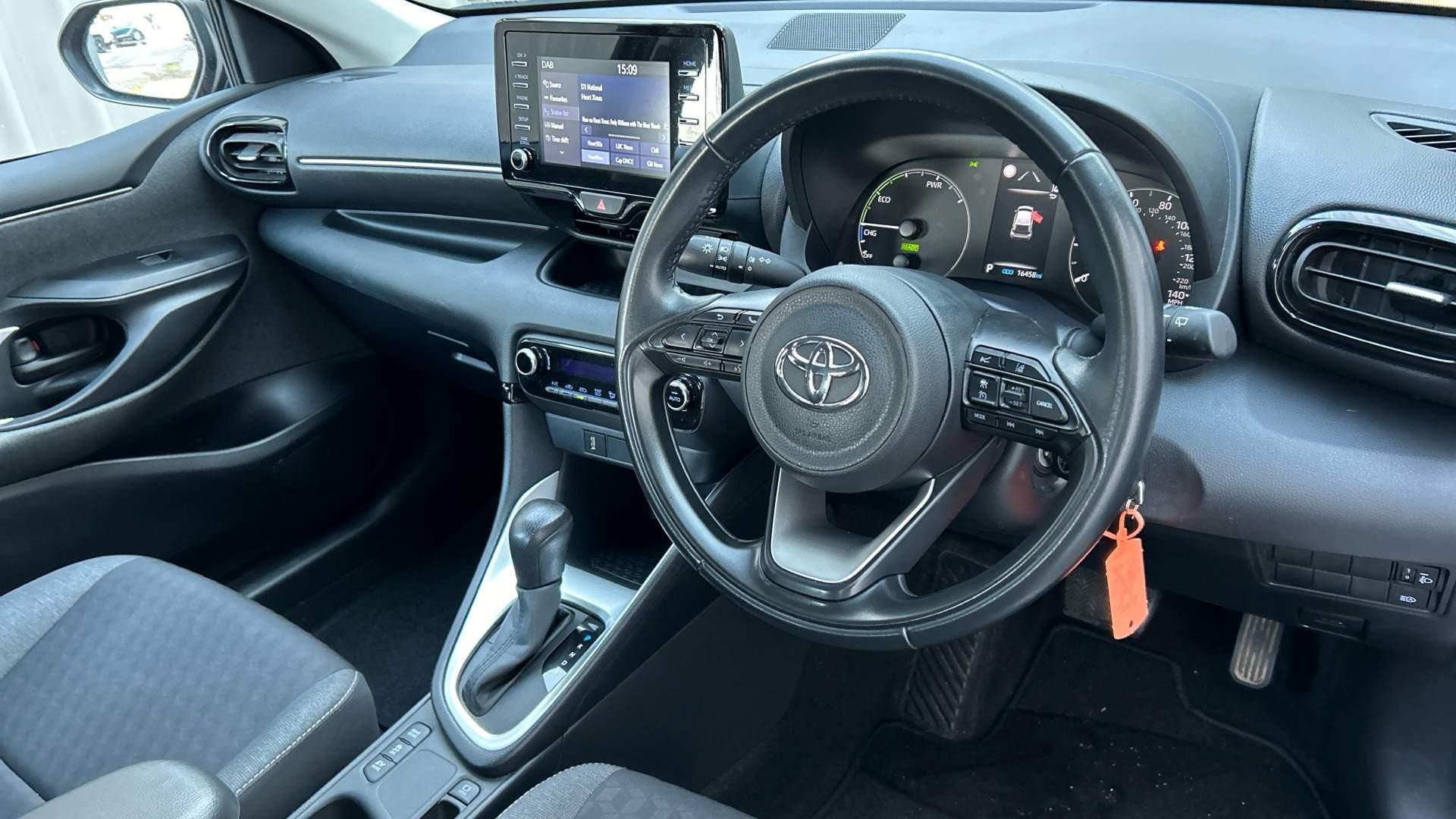 Toyota Yaris Image 12