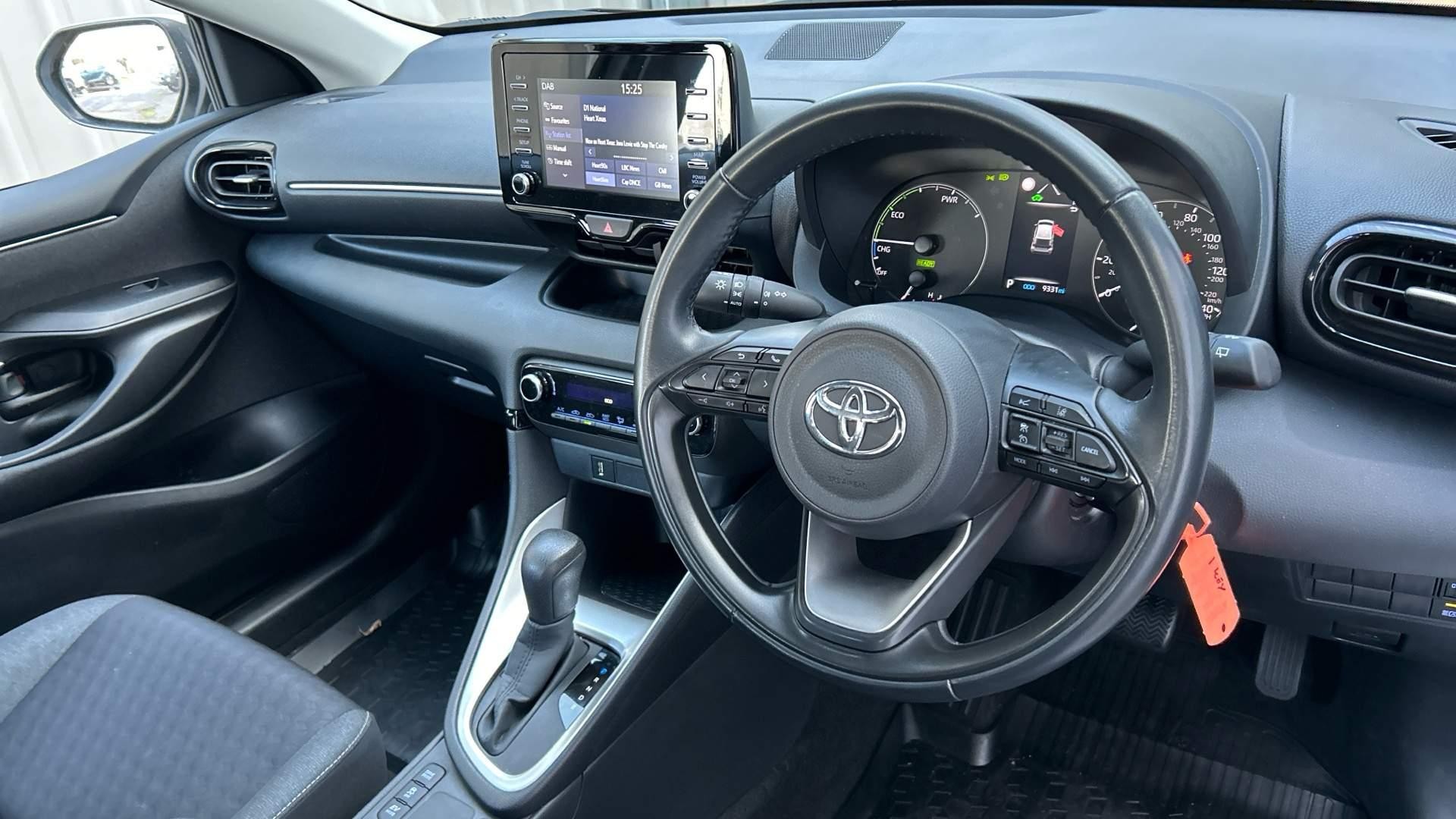 Toyota Yaris Image 12