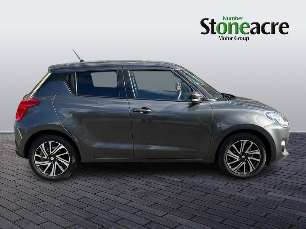 Suzuki Swift Image 2