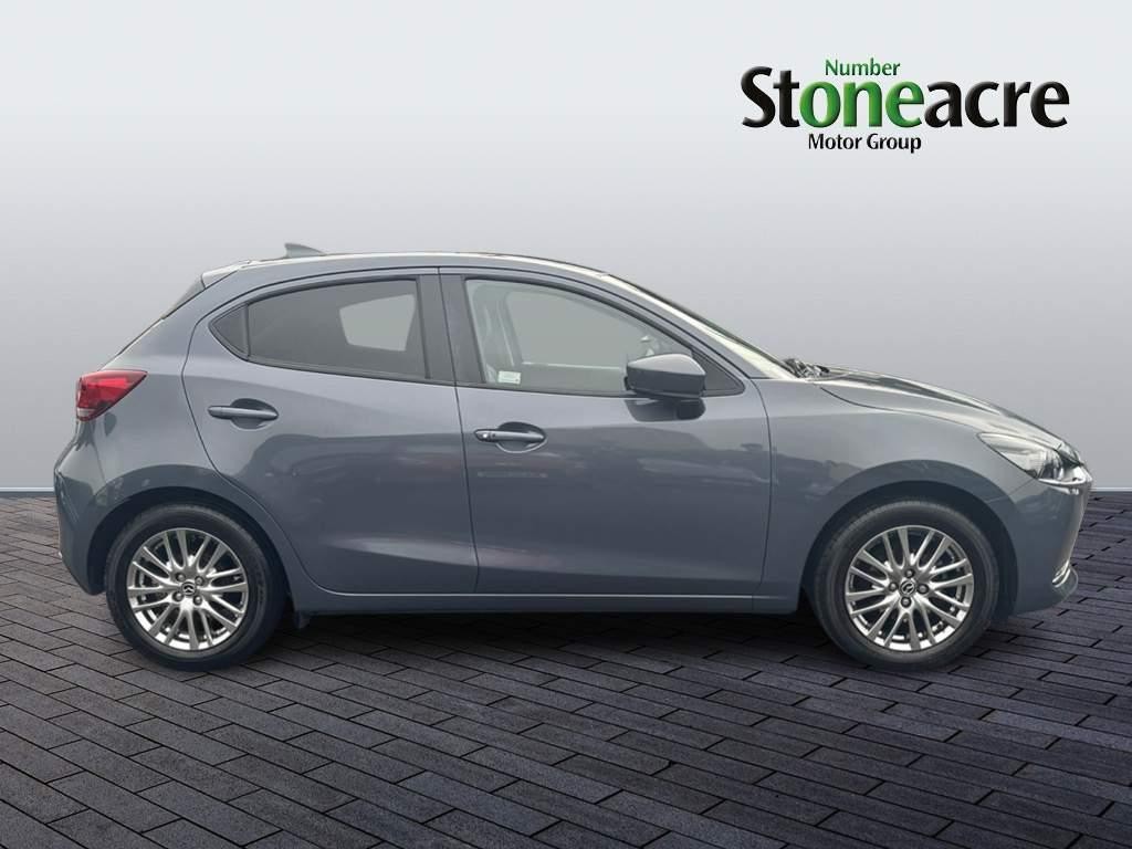 Mazda Mazda2 Image 2