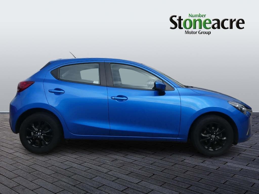 Mazda Mazda2 Image 2