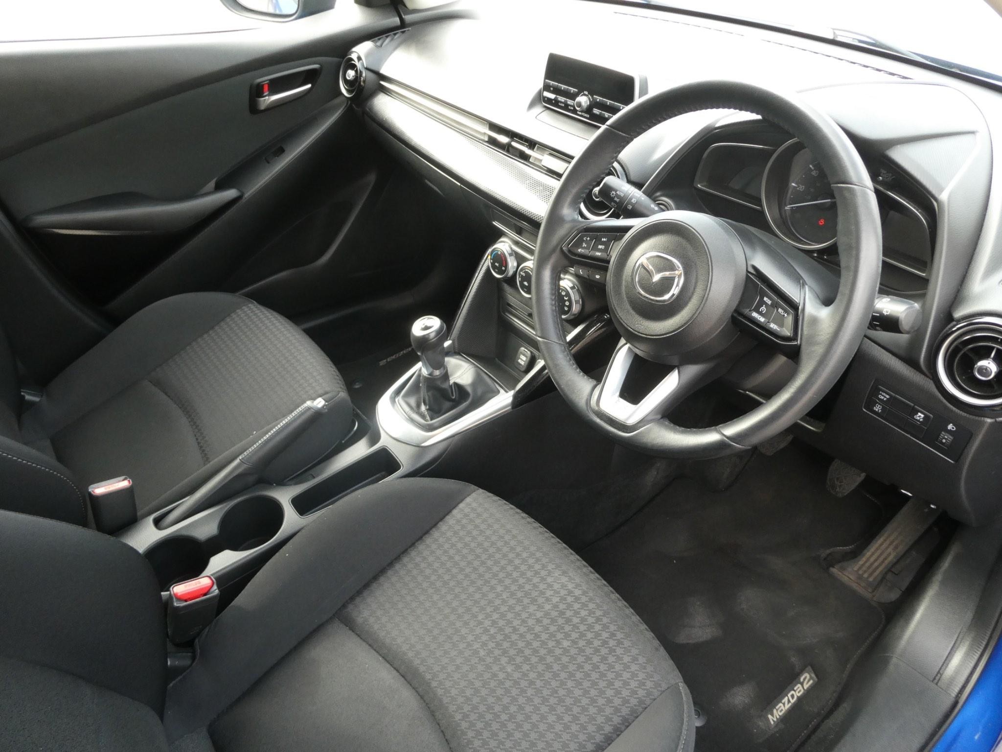 Mazda Mazda2 Image 11