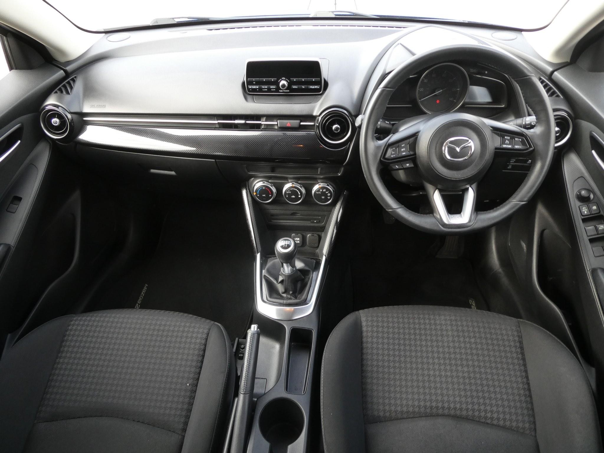 Mazda Mazda2 Image 12