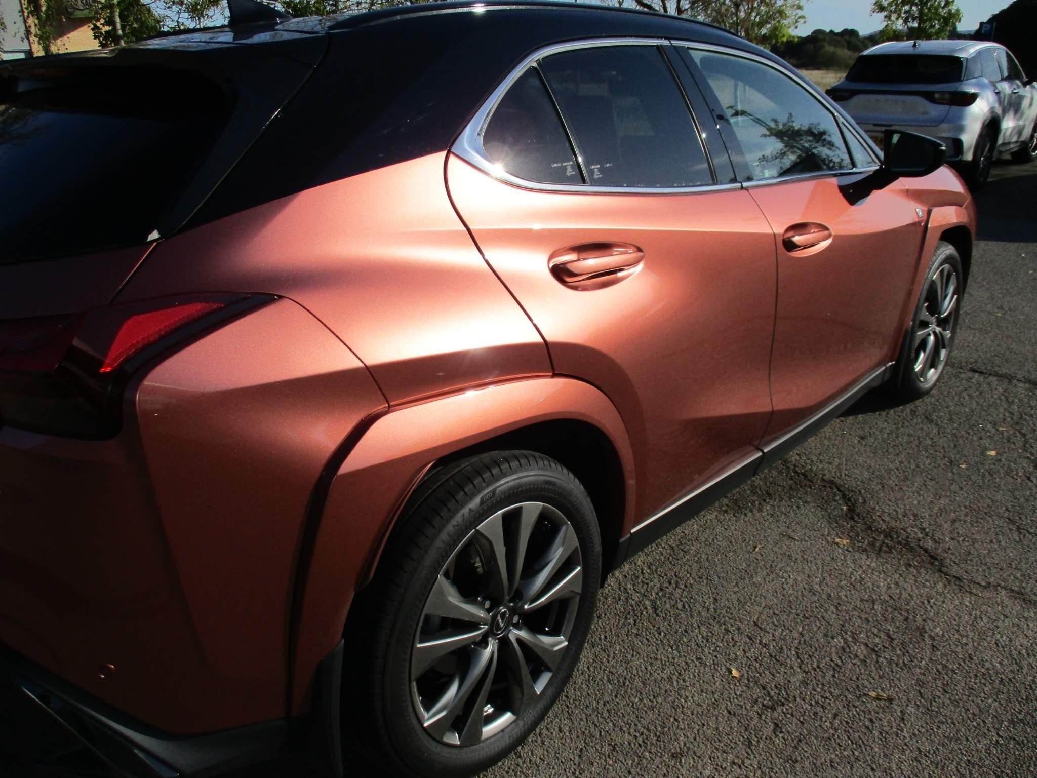 Lexus UX Image 40