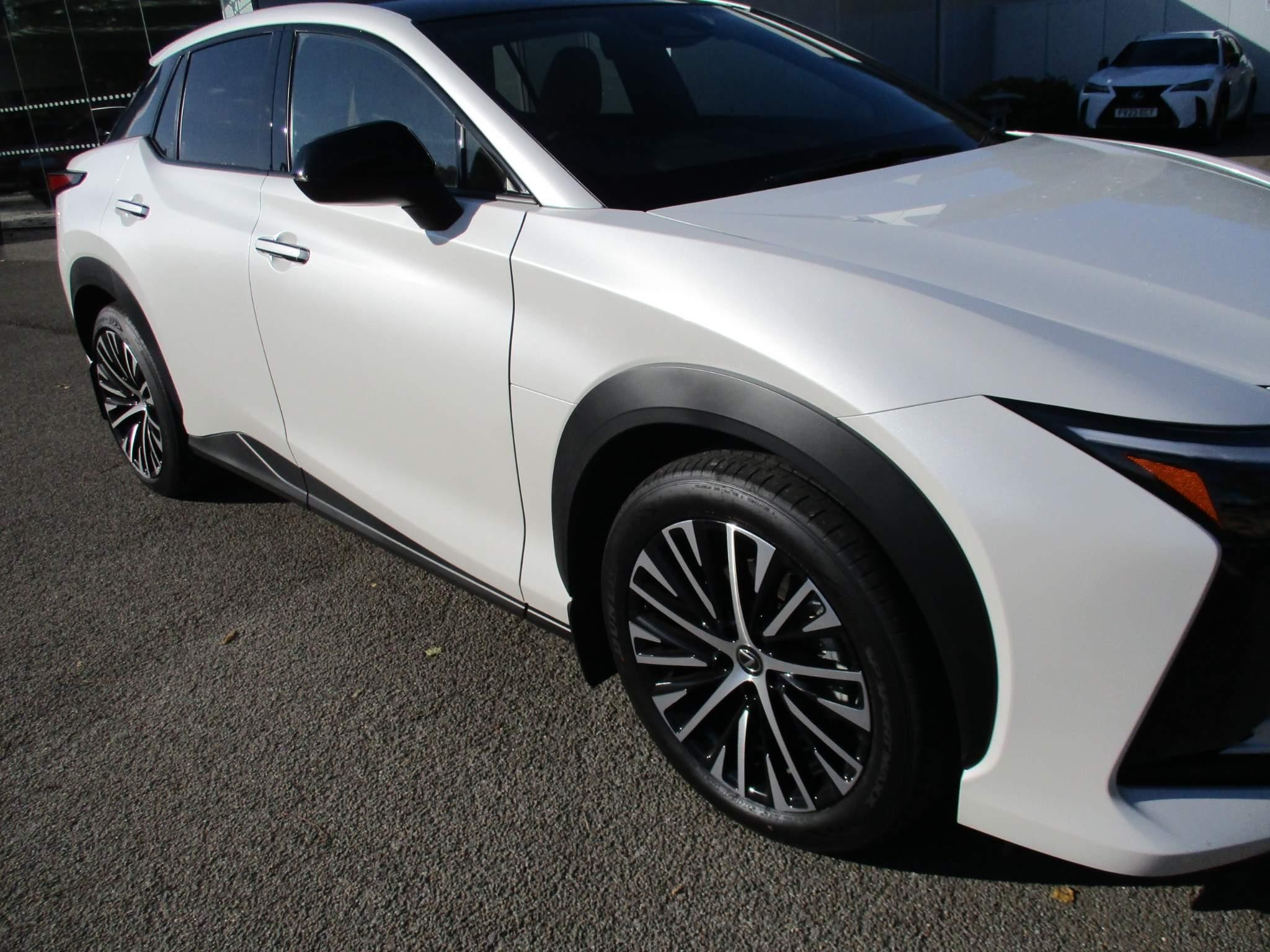 Lexus RZ Image 36