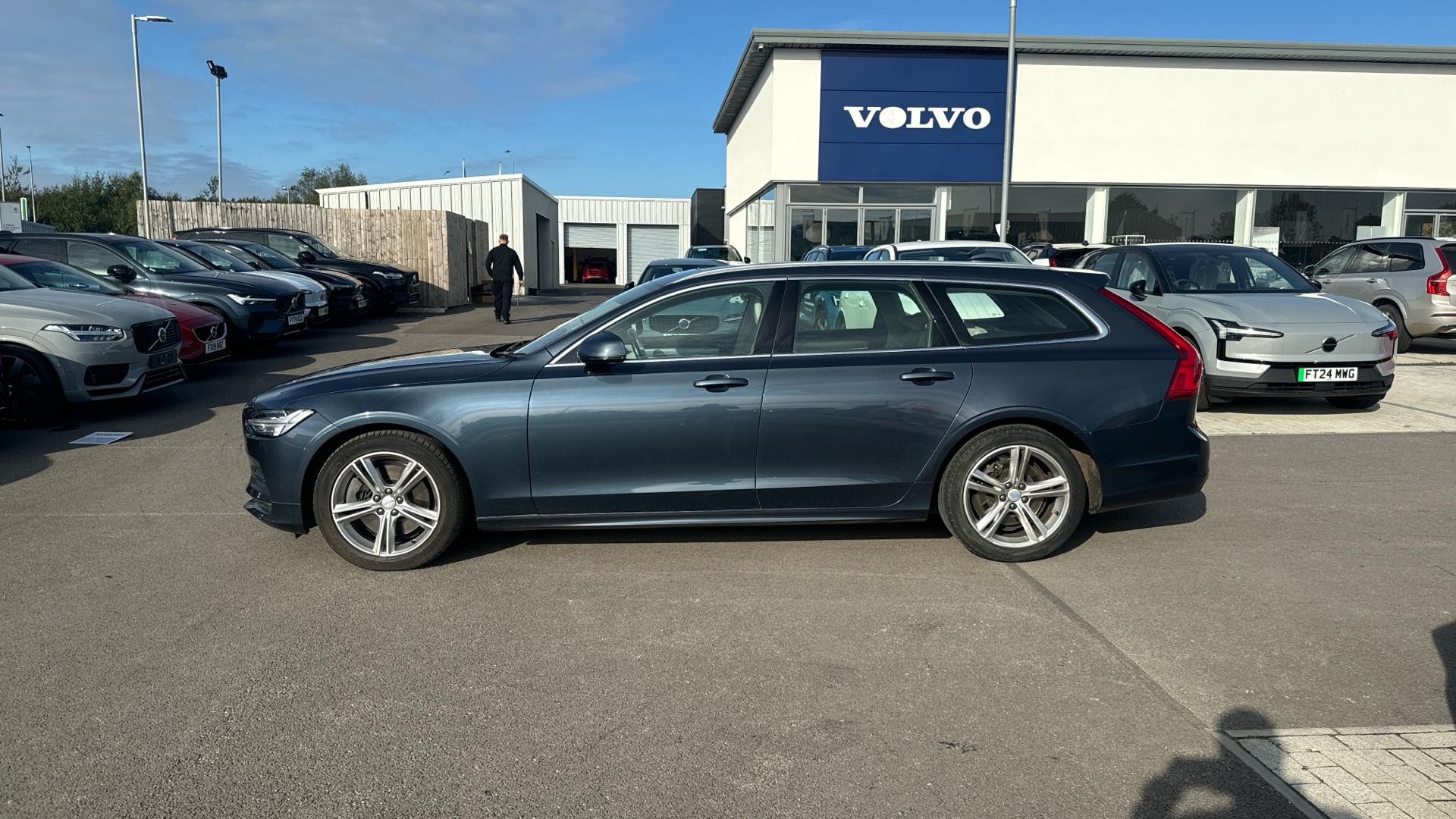 Volvo V90 Image 8