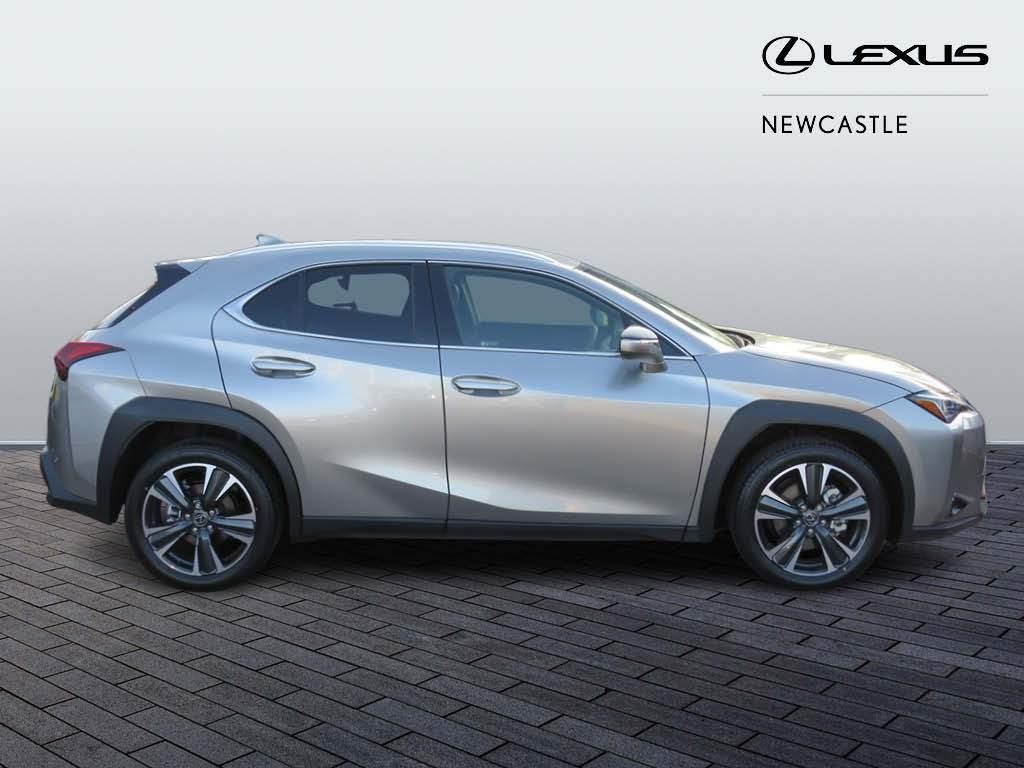 Lexus UX Self-Charging Hybrid Image 4