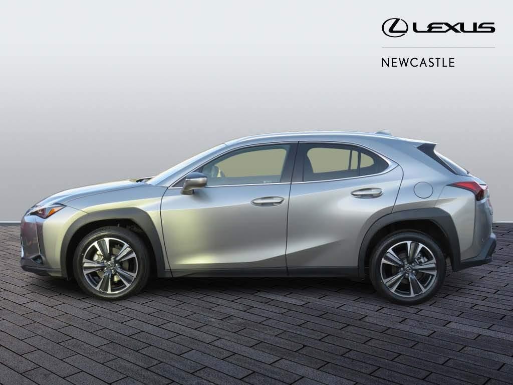 Lexus UX Self-Charging Hybrid Image 8