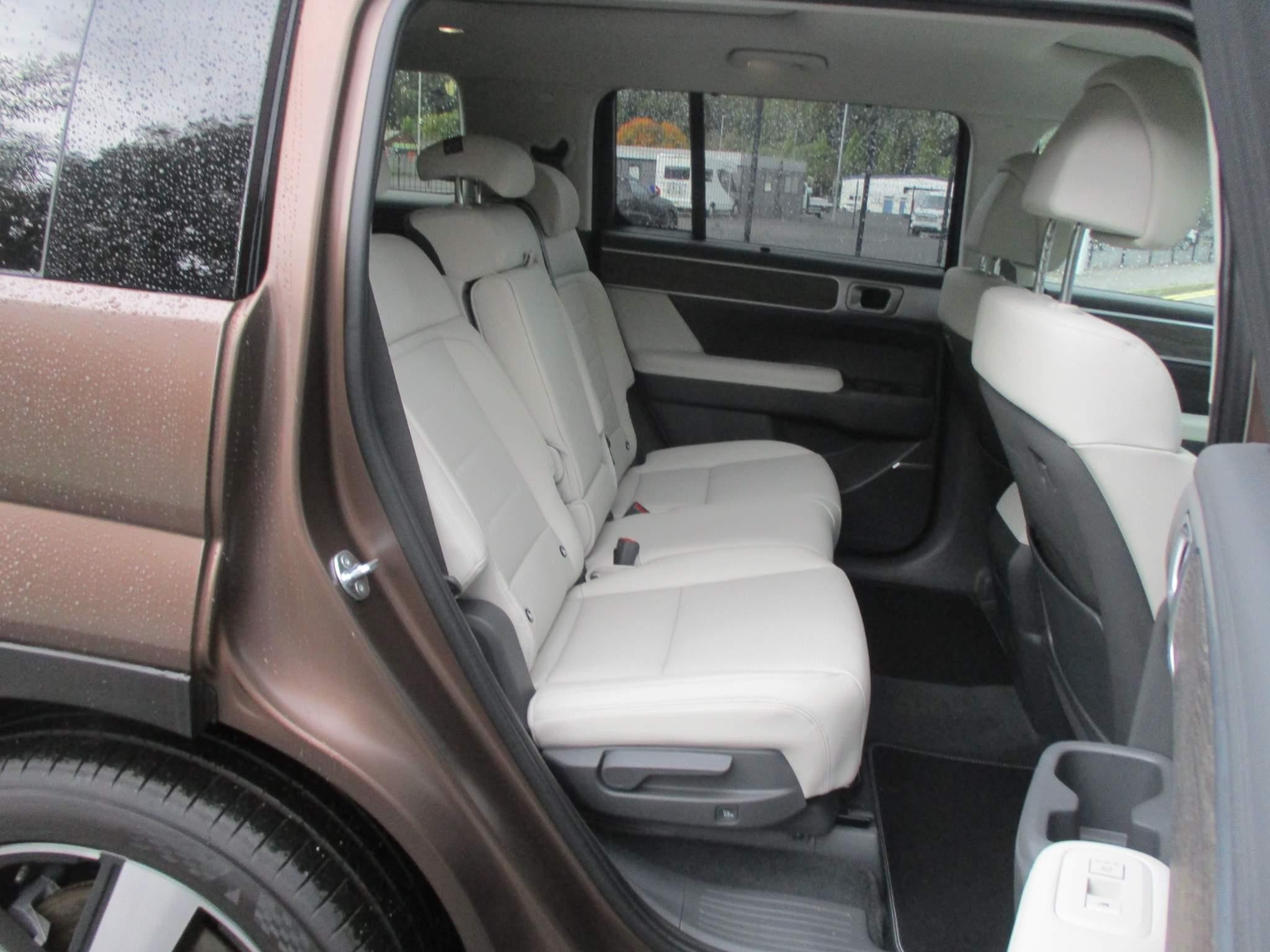 Hyundai SANTA FE Image 14