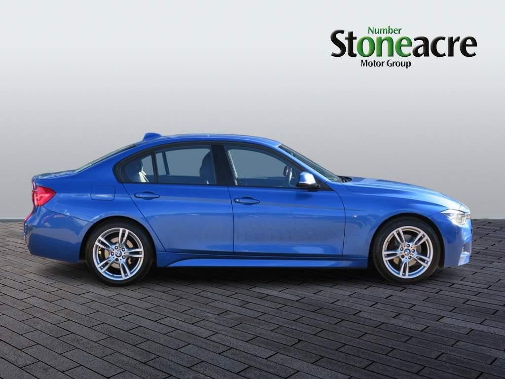 BMW 3 Series Image 4