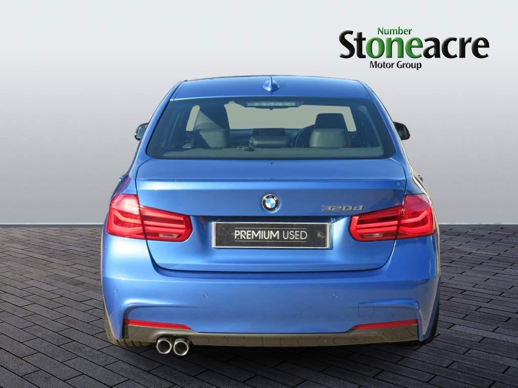 BMW 3 Series Image 6