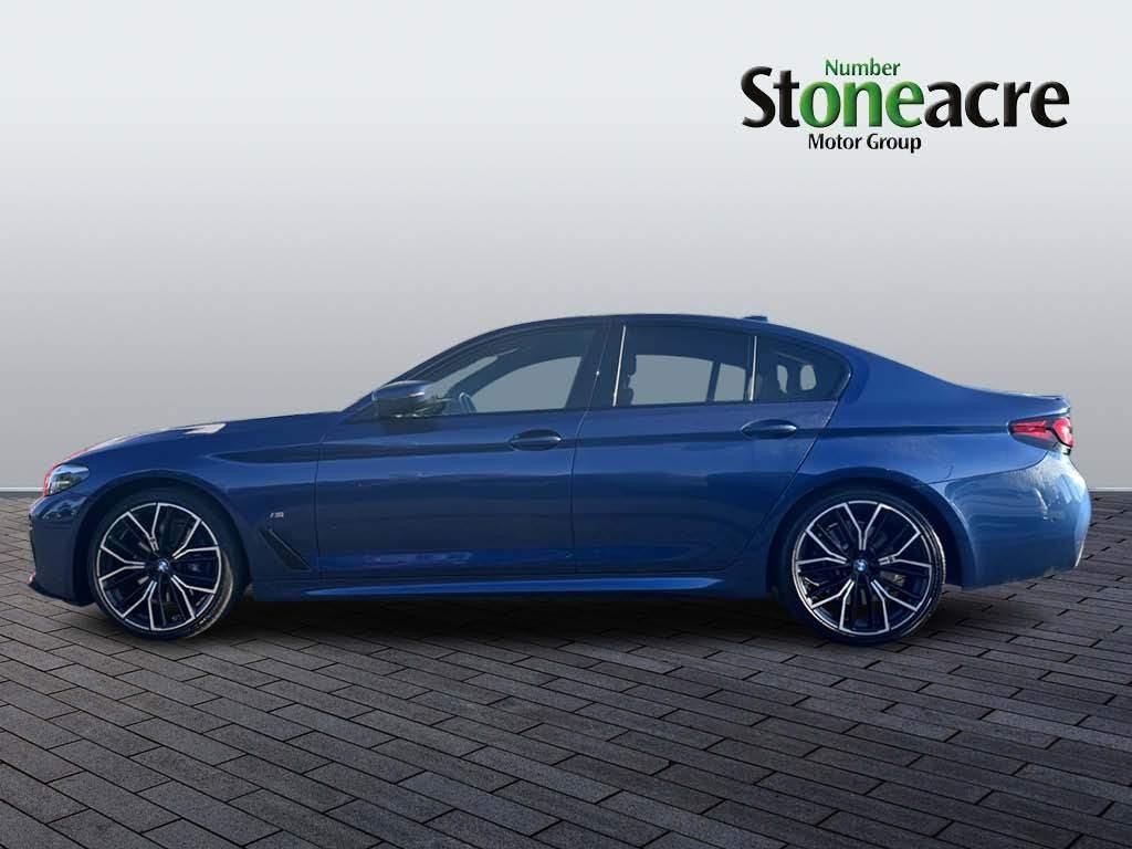 BMW 5 Series Image 6