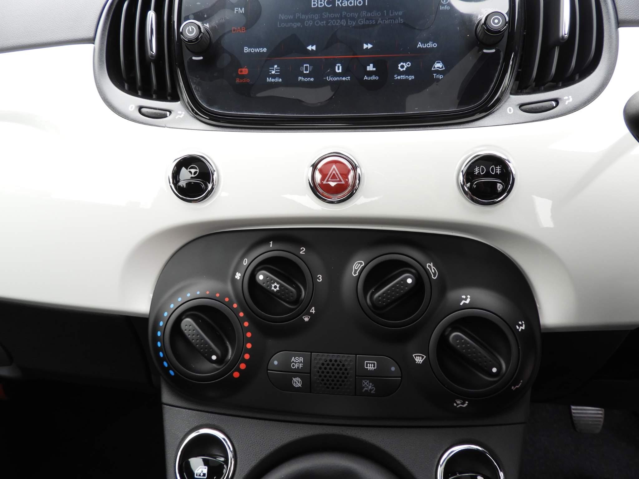 Fiat 500 Hybrid Image 14