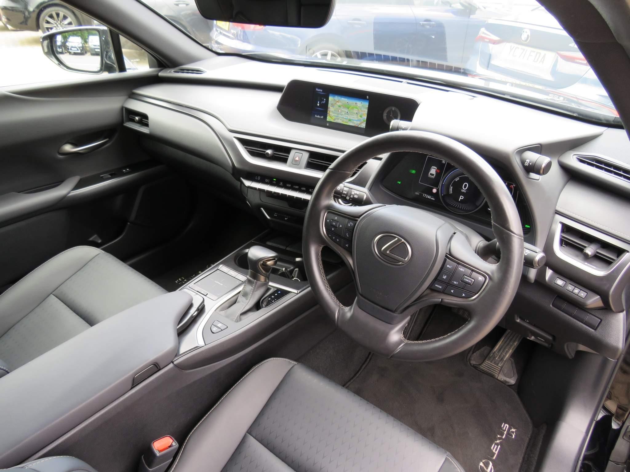 Lexus UX Image 13