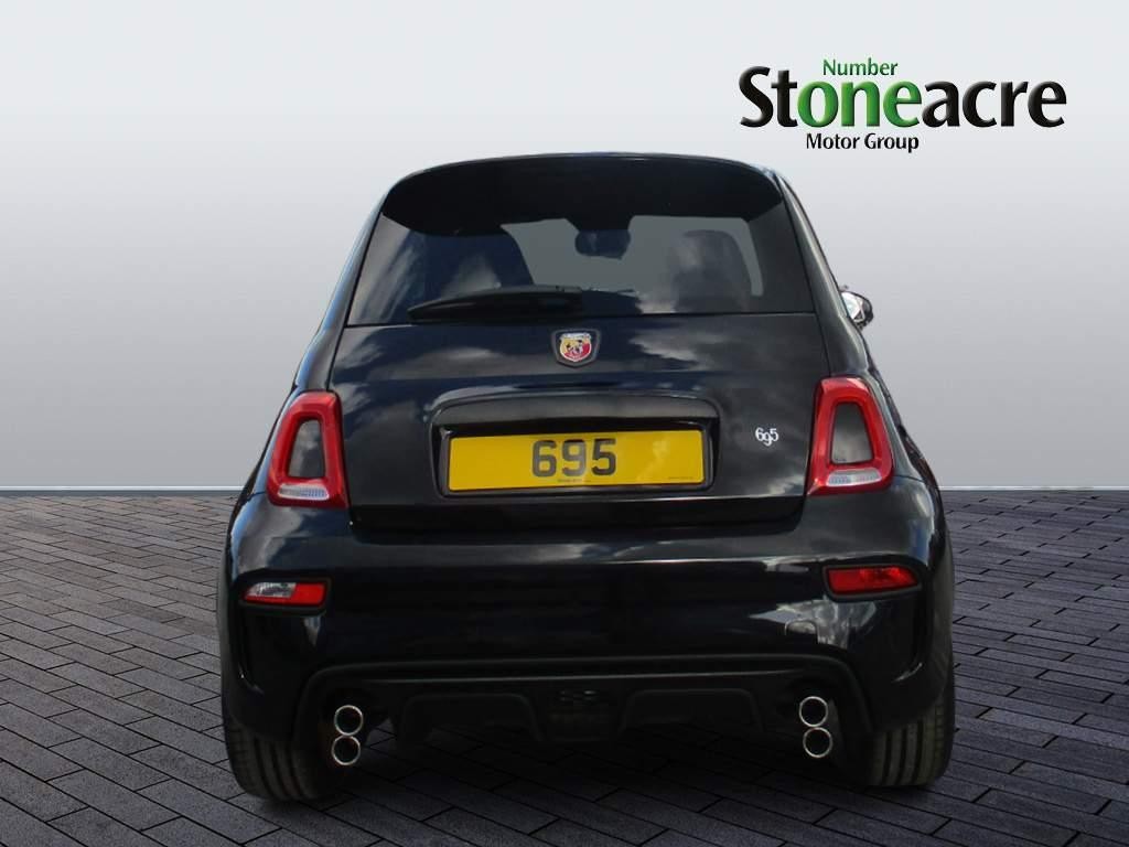 Abarth 695 Image 4