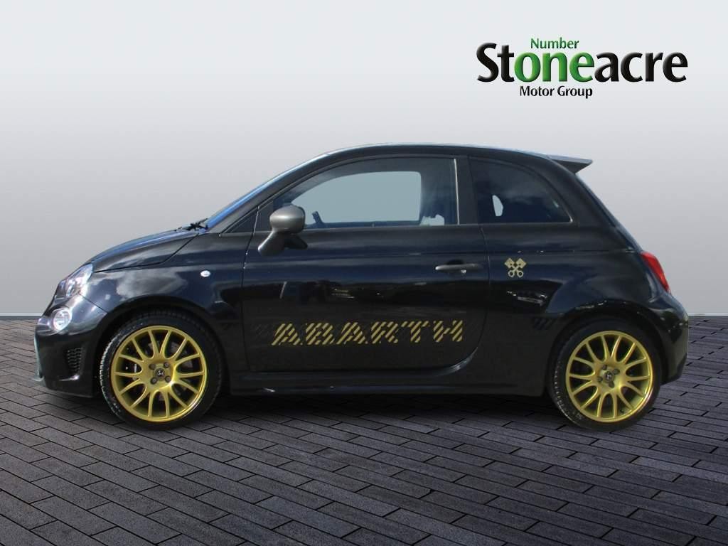 Abarth 695 Image 6