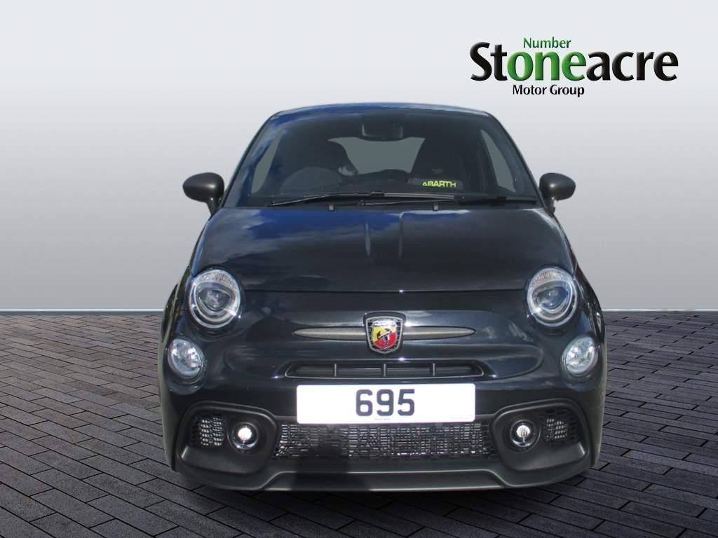 Abarth 695 Image 8