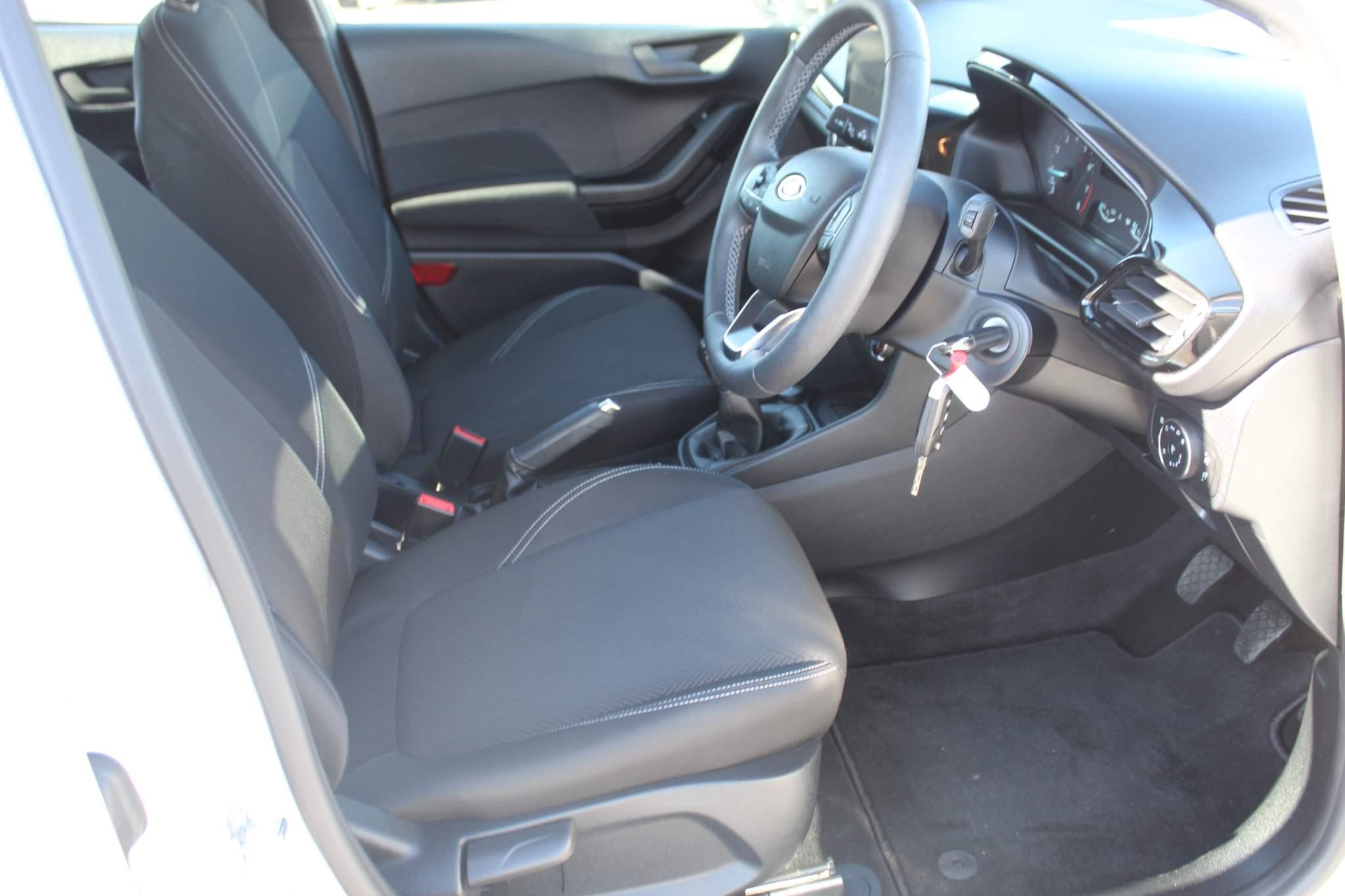 Ford Fiesta Image 11