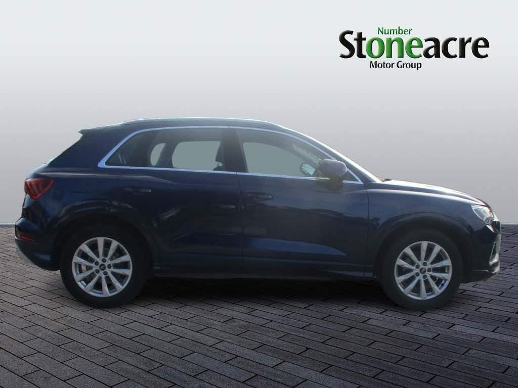 Audi Q3 Image 2