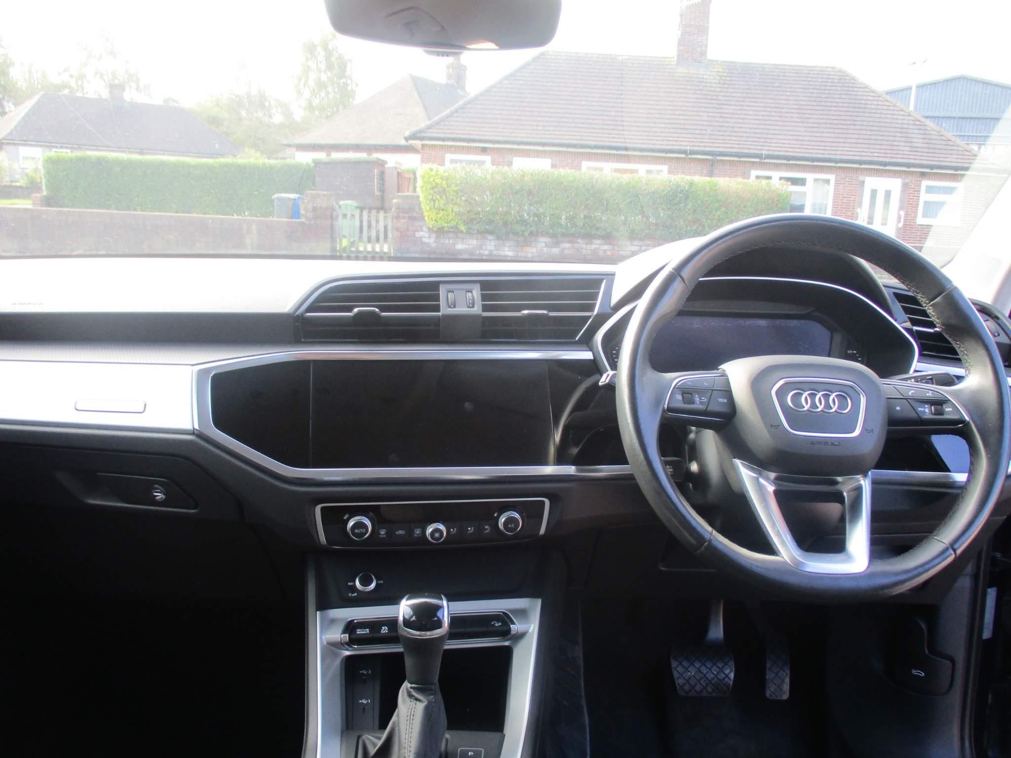 Audi Q3 Image 13