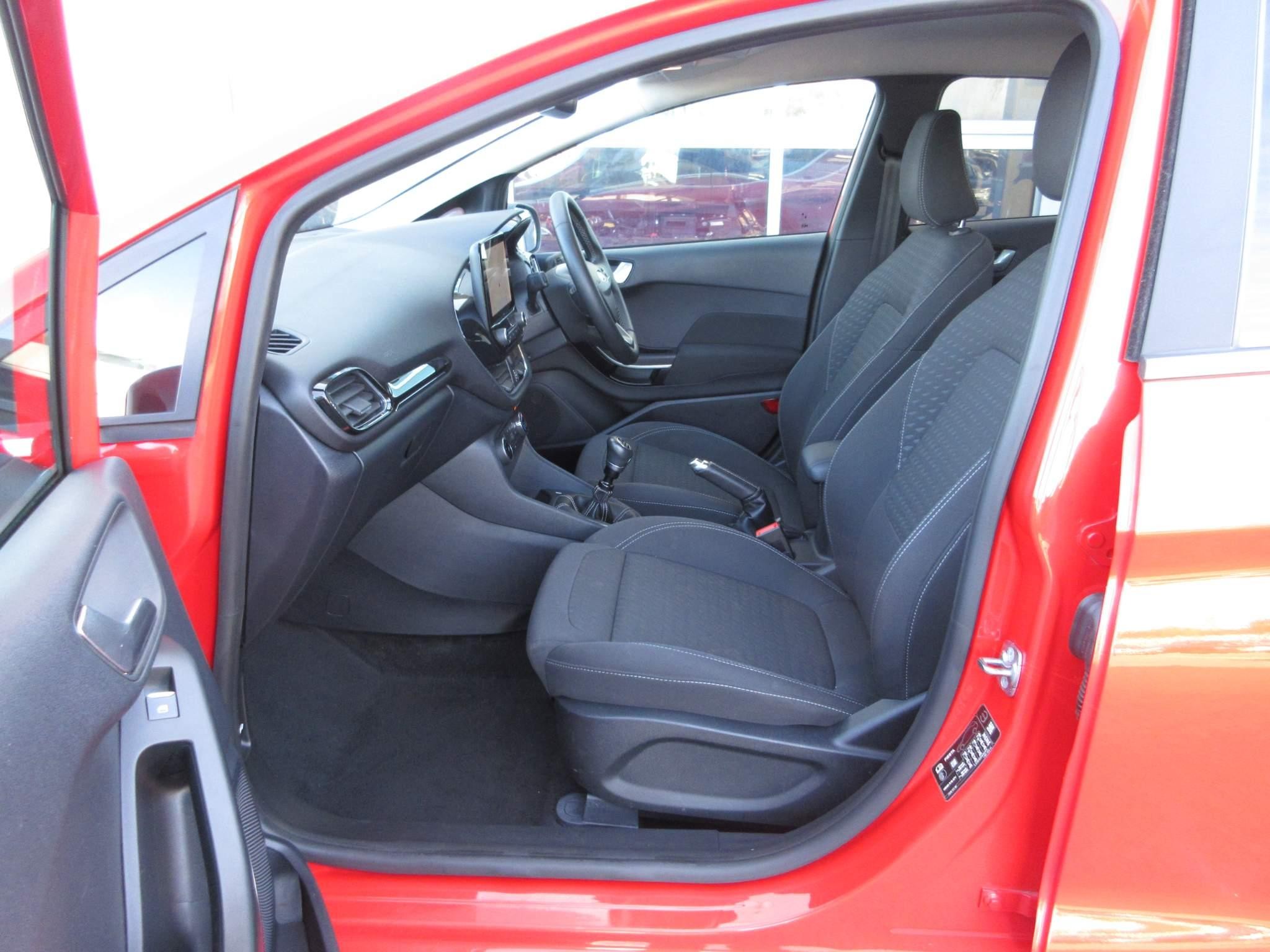 Ford Fiesta Image 11