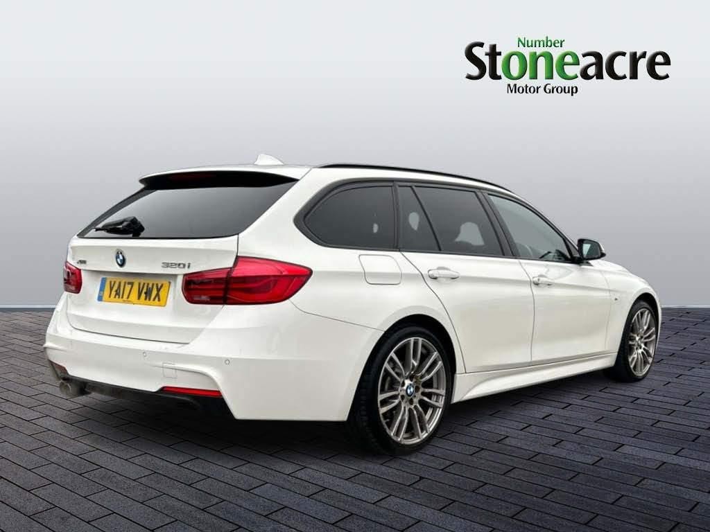 BMW 3 Series Image 3