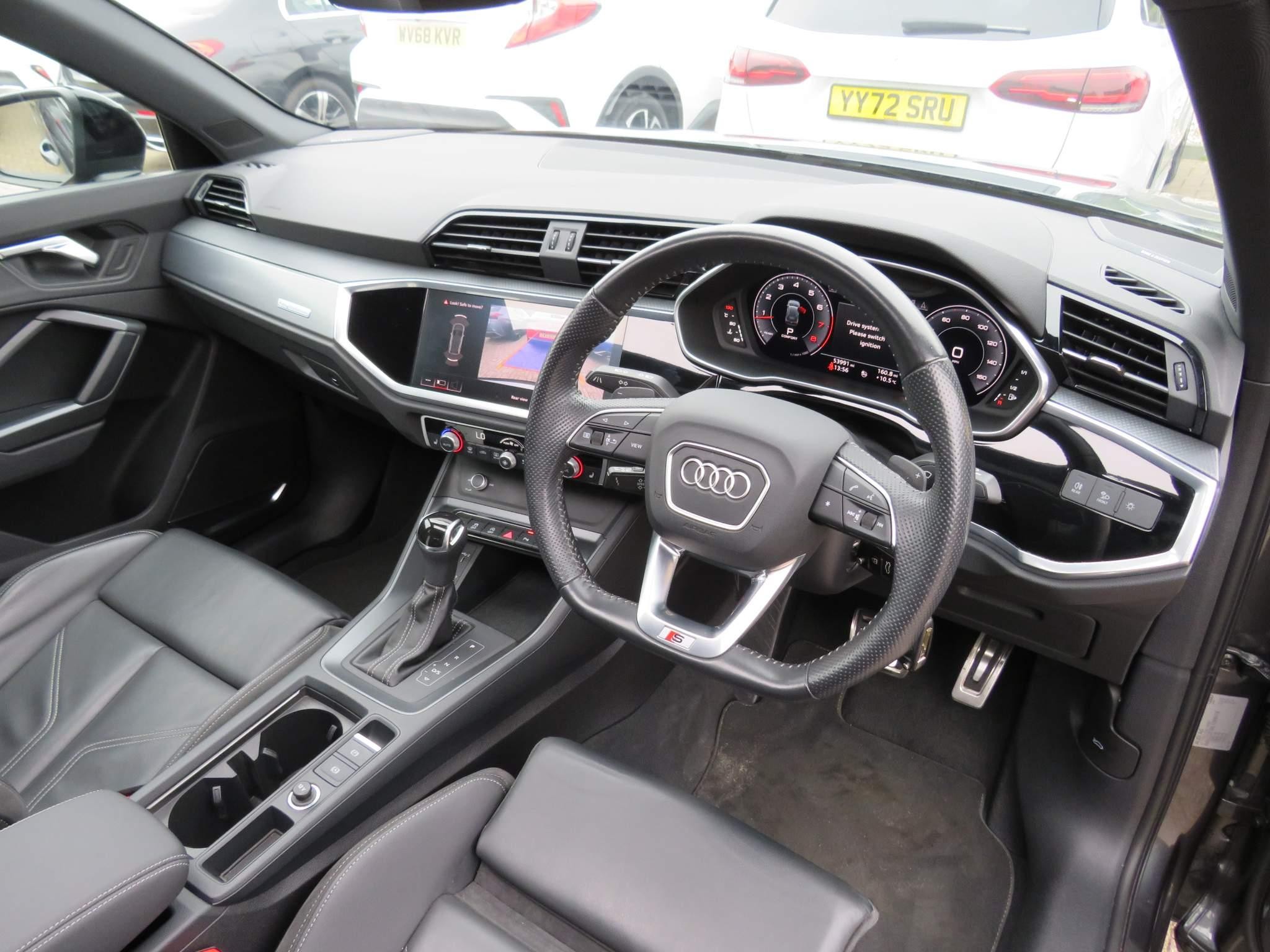 Audi Q3 Image 13