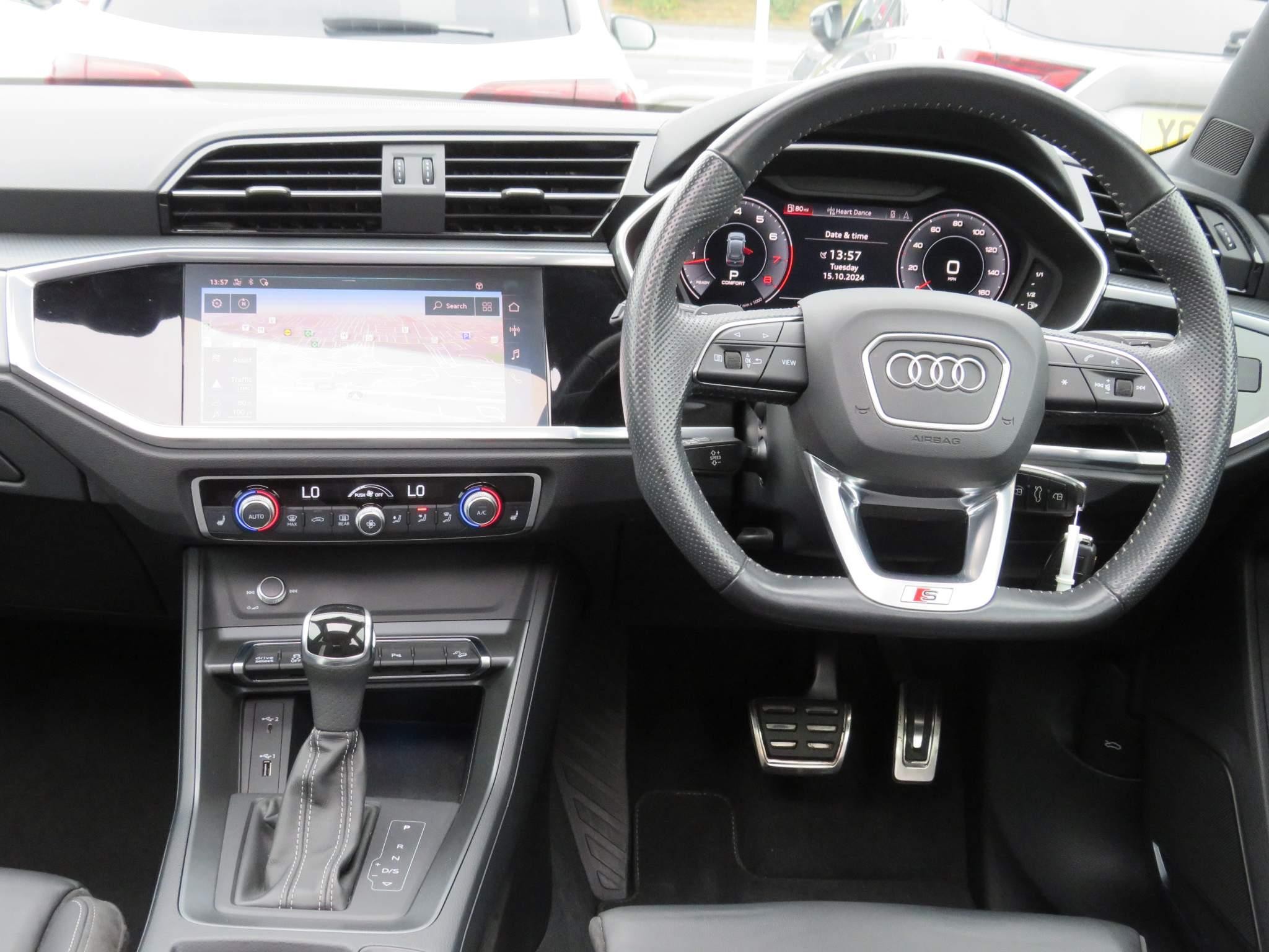 Audi Q3 Image 14