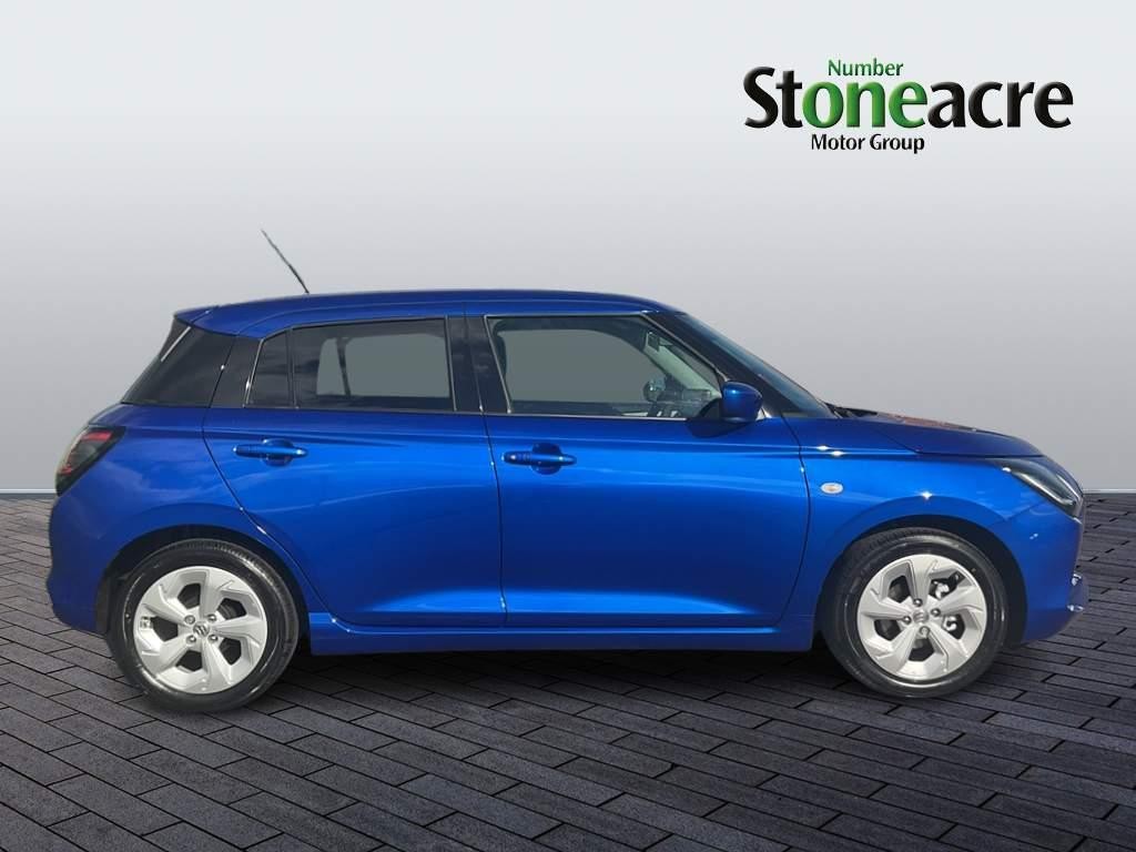 Suzuki Swift Image 2