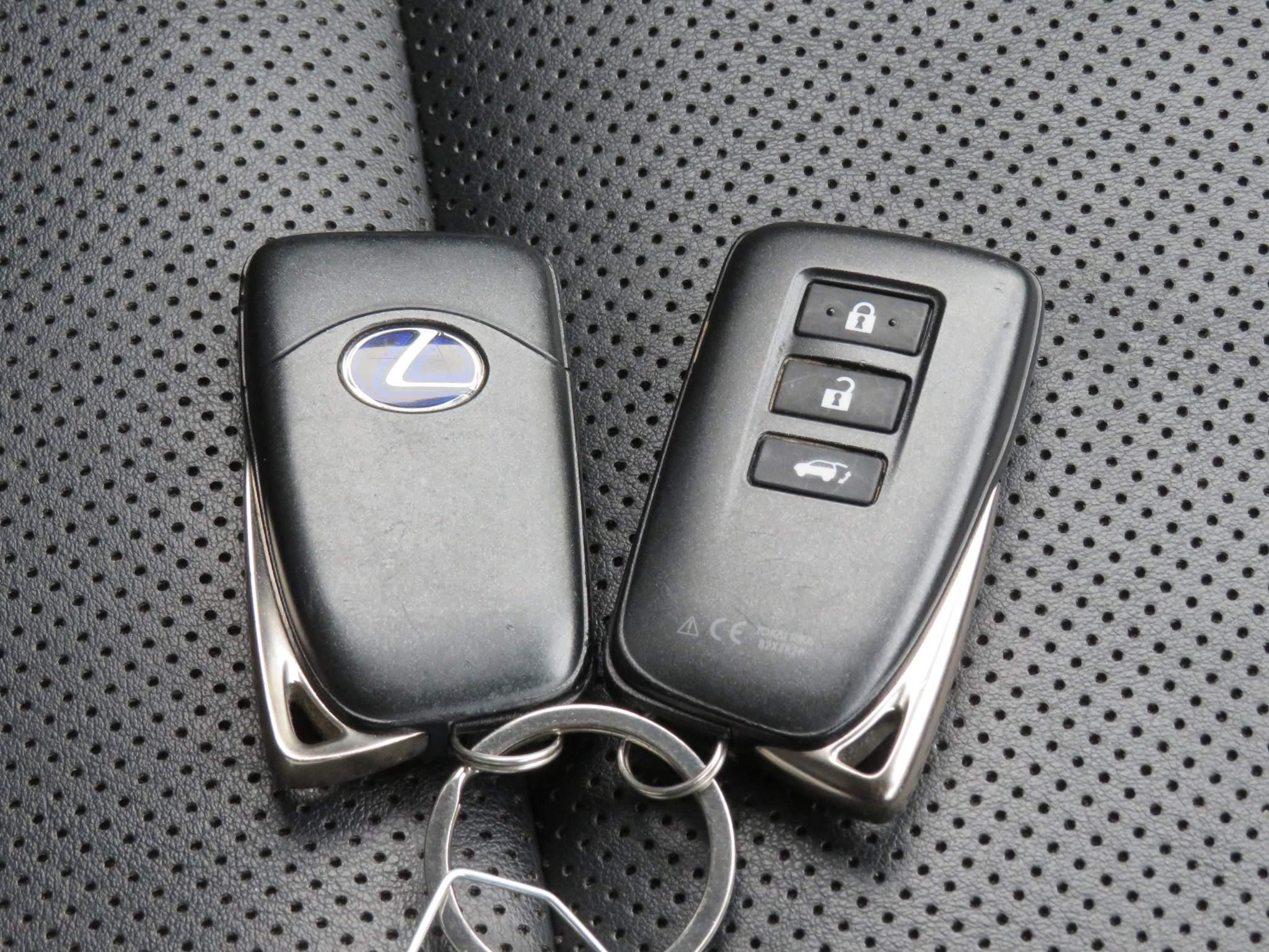 Lexus RX Self-Charging Hybrid Image 21